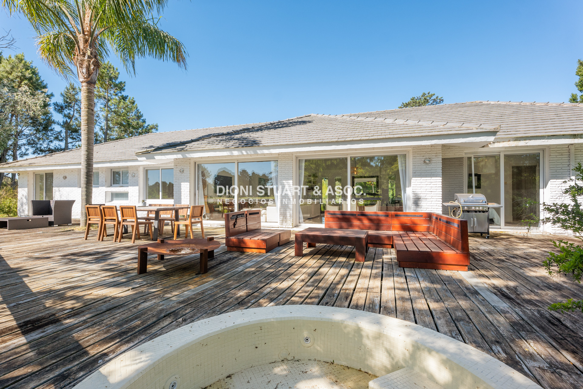 Casa ID.857 - CASA EN VENTA EN EL GOLF DE 4 DORMITORIOS Y DEP. - VISTA DIRECTA AL GOLF