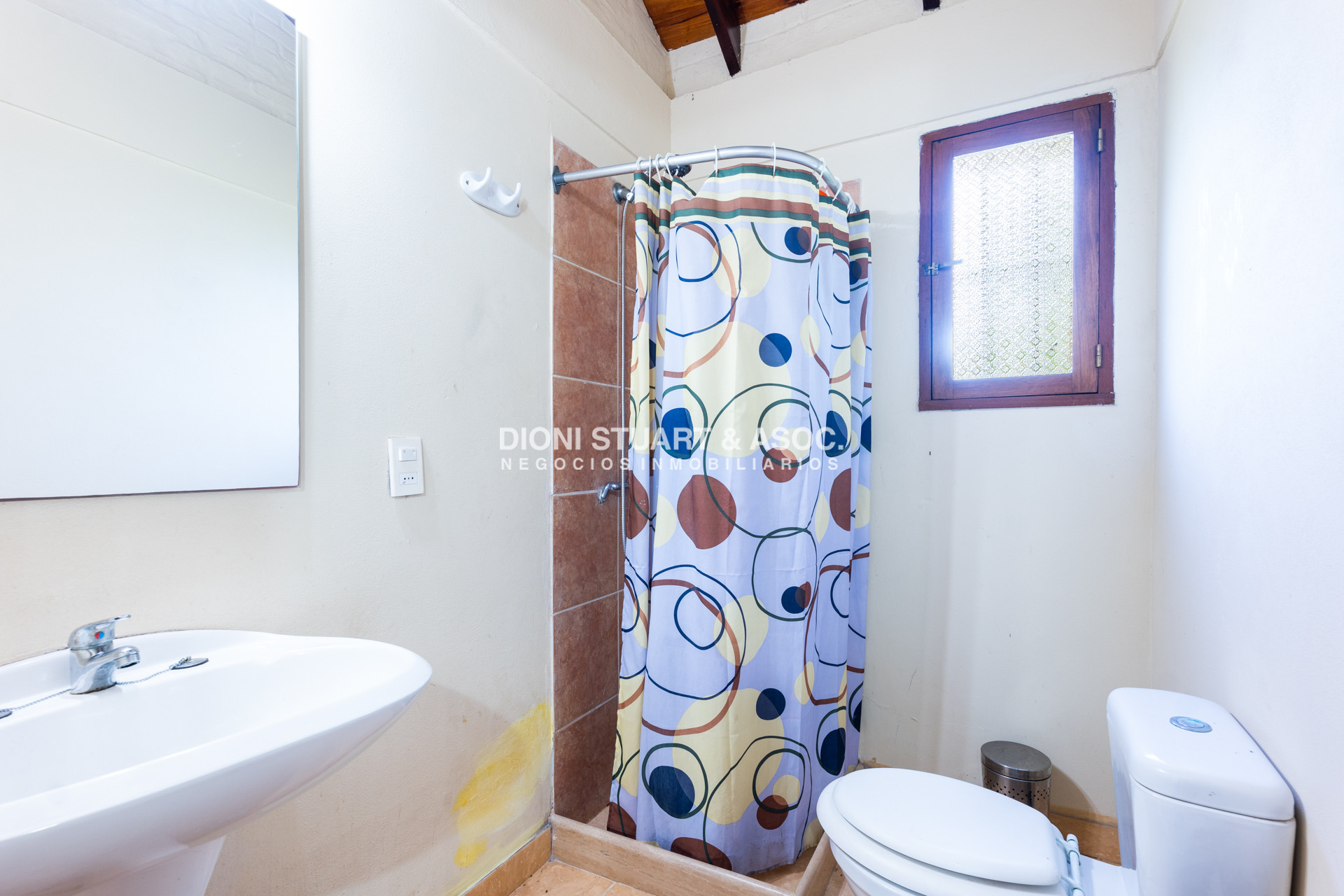 Casa ID.817 - CASA EN VENTA EN CANTEGRIL CON 3 DORMITORIOS Y DEPENDENCIA + PISCINA