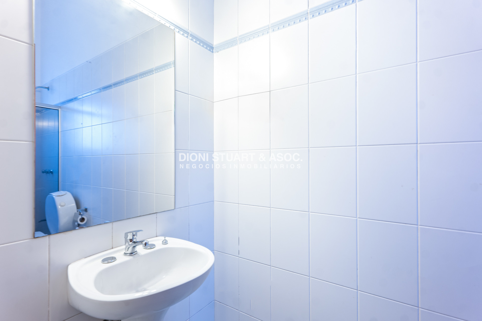 Casa ID.1057 - VENTA CASA 7 DORMITORIOS PLAYA MANSA A 1 CUADRA DEL MAR