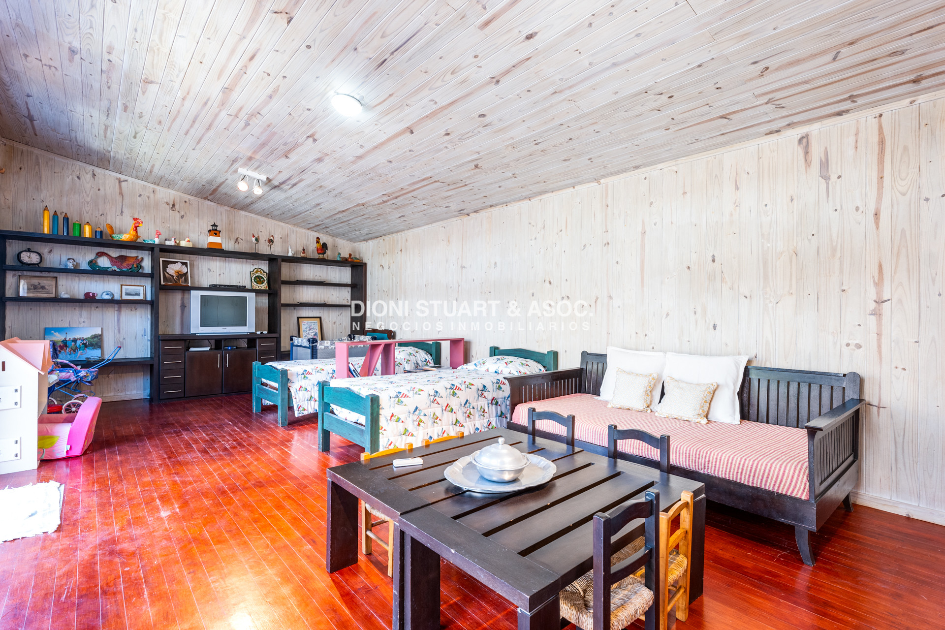 Casa ID.858 - Gran Casa en el Golf - 5 Dorm y Dep. - ARQ. ARTURO DUBOURG