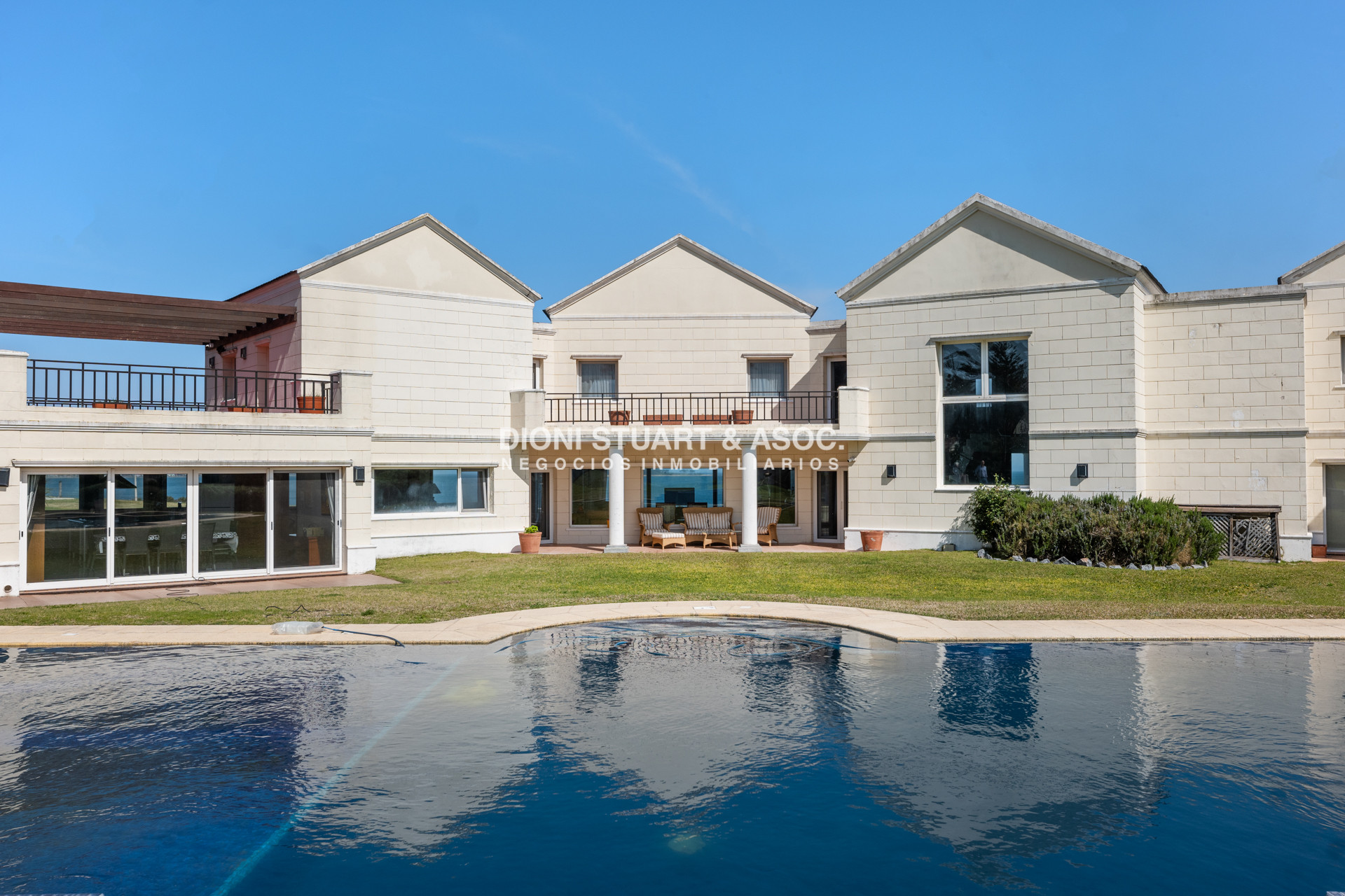 Casa ID.769 - Mansion En Primera Linea Playa Mansa