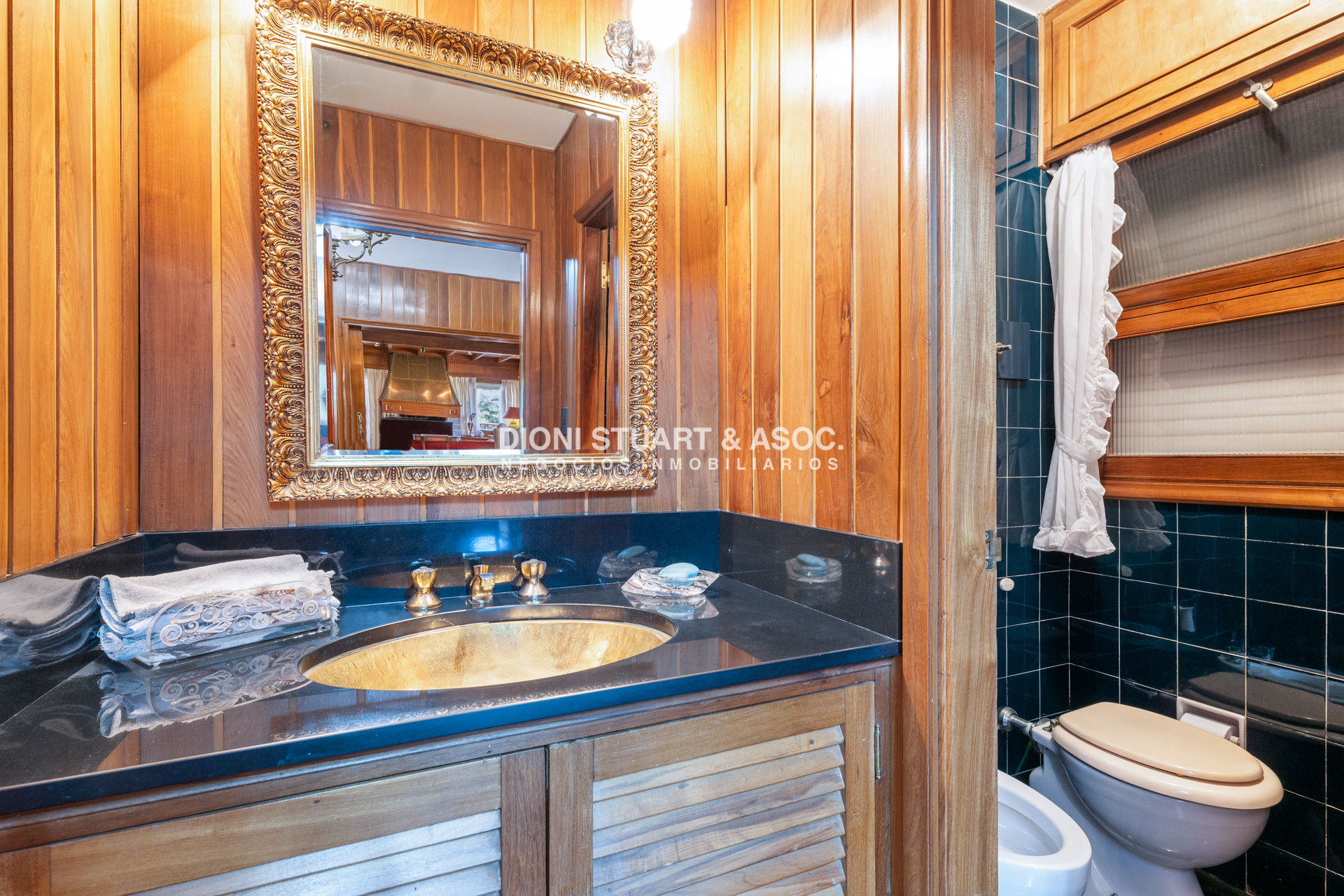 Casa ID.878 - CASA EN VENTA EN PINARES - SUPER TERRENO Y MEGA CONSTRUCCIÓN