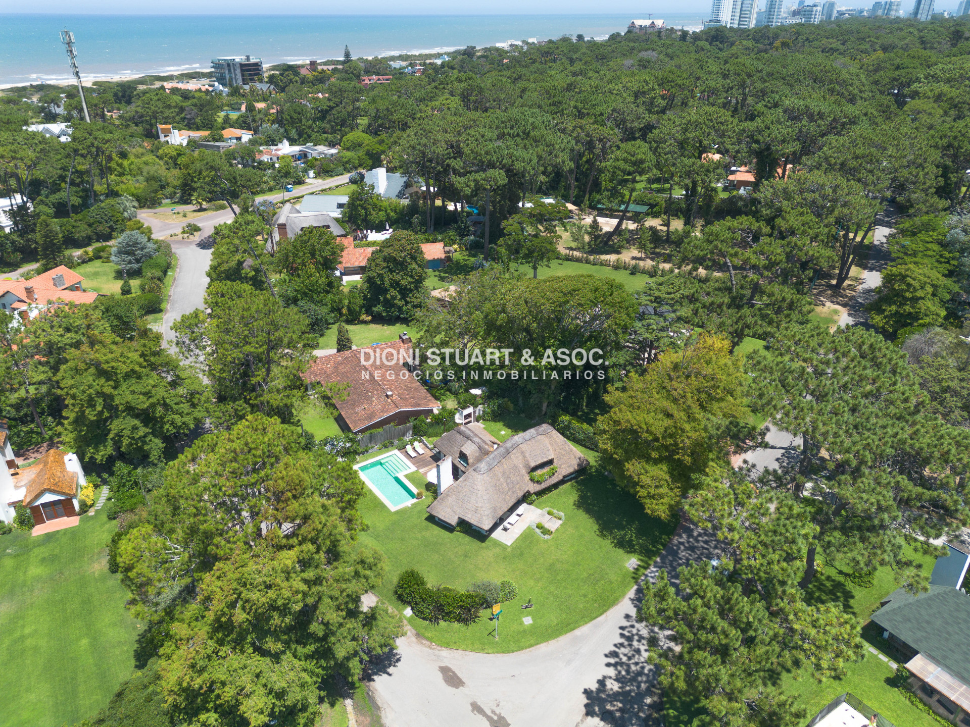 Casa ID.888 - CASA EN SAN RAFAEL - 4 DORMITORIOS - PISCINA CLIMATIZADA