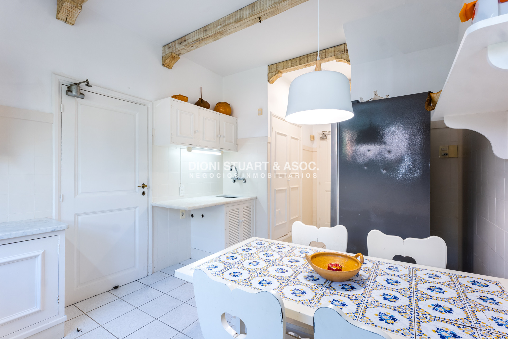 Casa ID.766 - CASA EN VENTA EN PLAYA MANSA CON PISCINA EXCELENTE CONSTRUCCIÓN