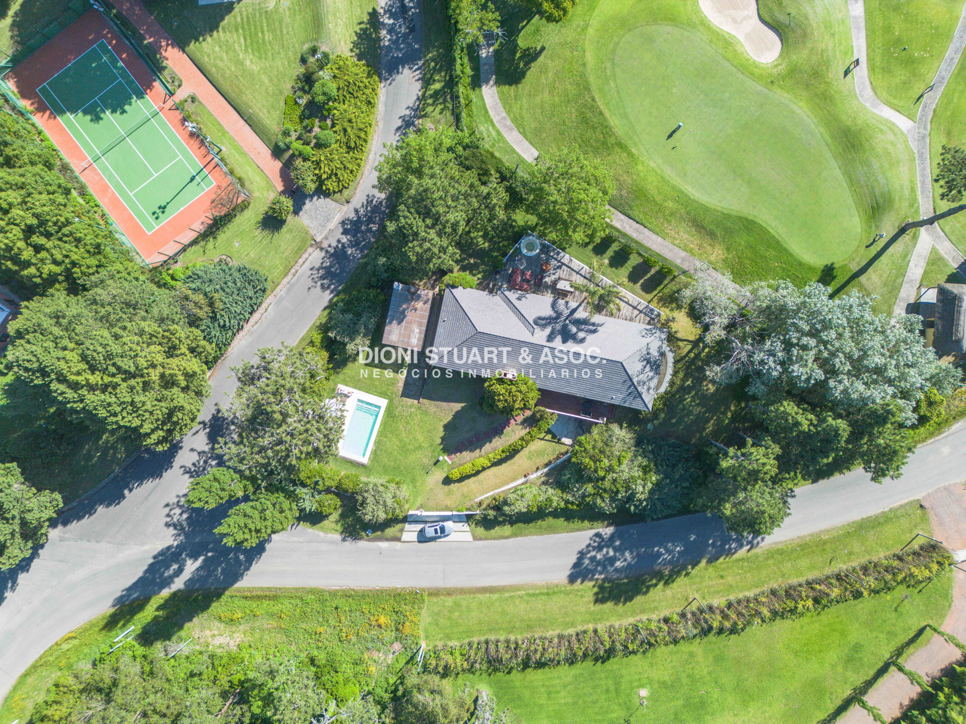 Casa ID.857 - CASA EN VENTA EN EL GOLF DE 4 DORMITORIOS Y DEP. - VISTA DIRECTA AL GOLF