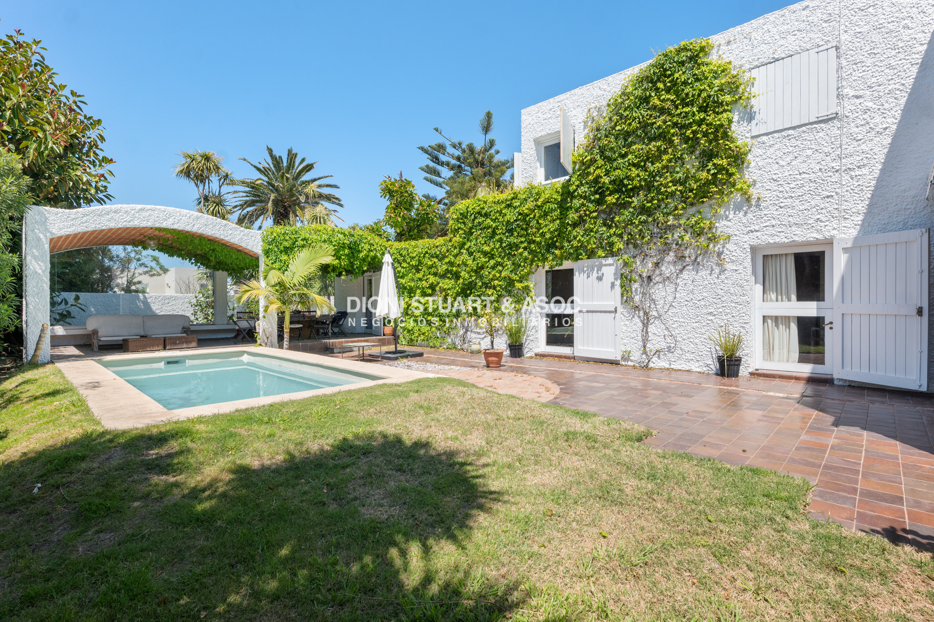 Casa ID.807 - CASA EN VENTA EN LA PENINSULA PUNTA DEL ESTE CON 4 DORMITORIOS