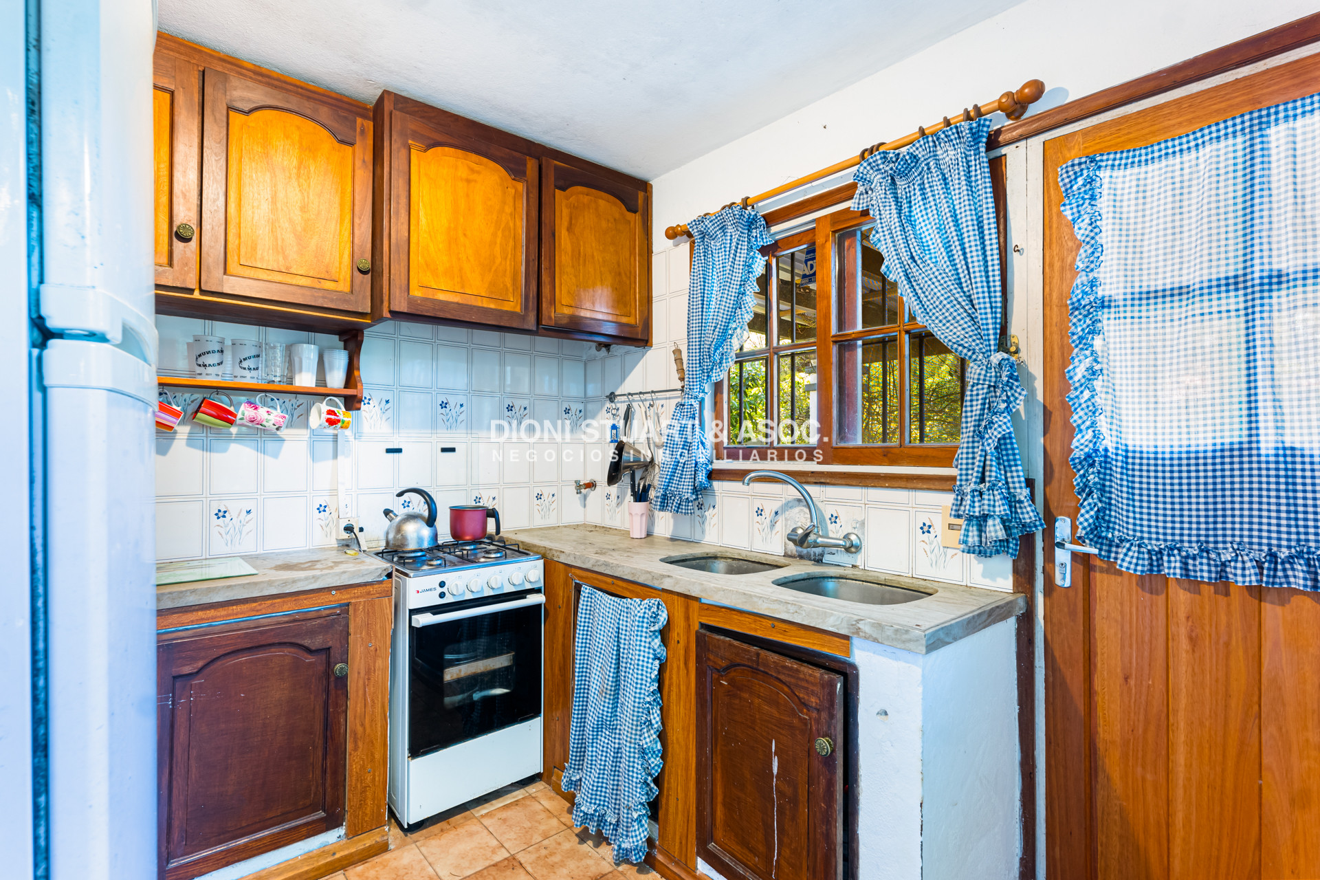 Casa ID.802 - Casa en Venta en Rincon Del Indio - 3 Dormitorios - A 1 cuadra del mar