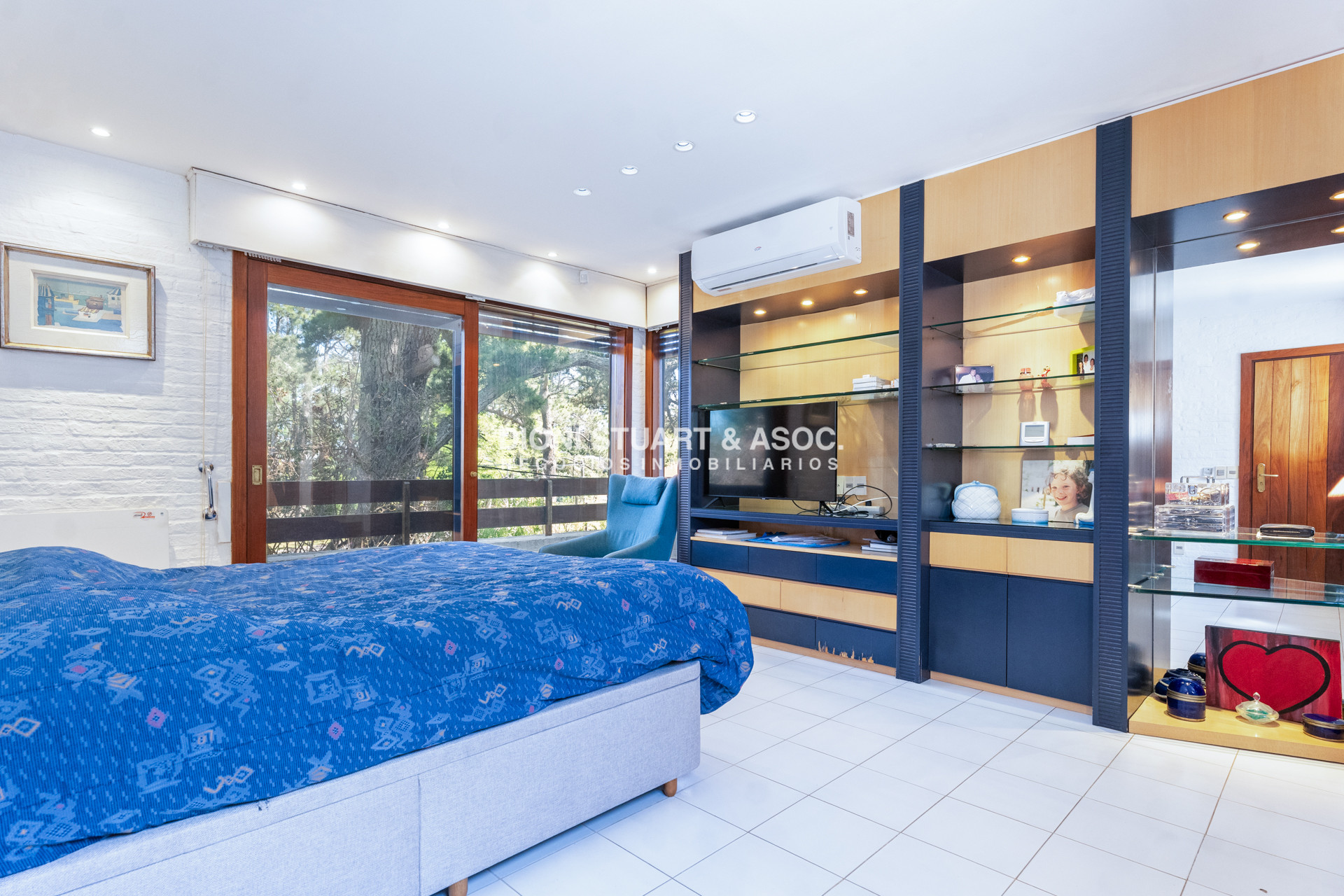 Casa ID.1132 - VENTA CASA EN EL GOLF - 5 DORMITORIOS + DEPENDENCIA - MEGA BARBACOA