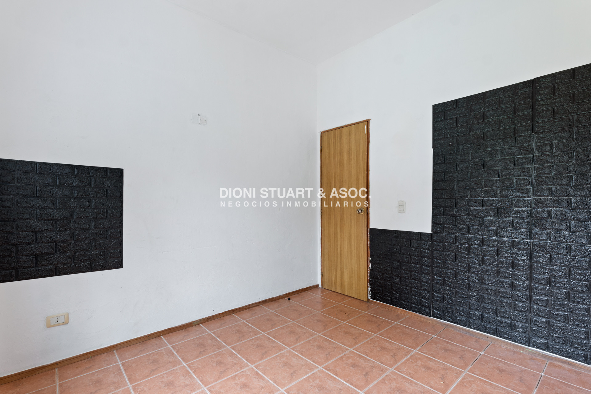 Casa ID.694 - Casa en Venta - Oportunidad - Jardines de Córdoba - 3 Dormitorios + Barbacoa + Dependencia