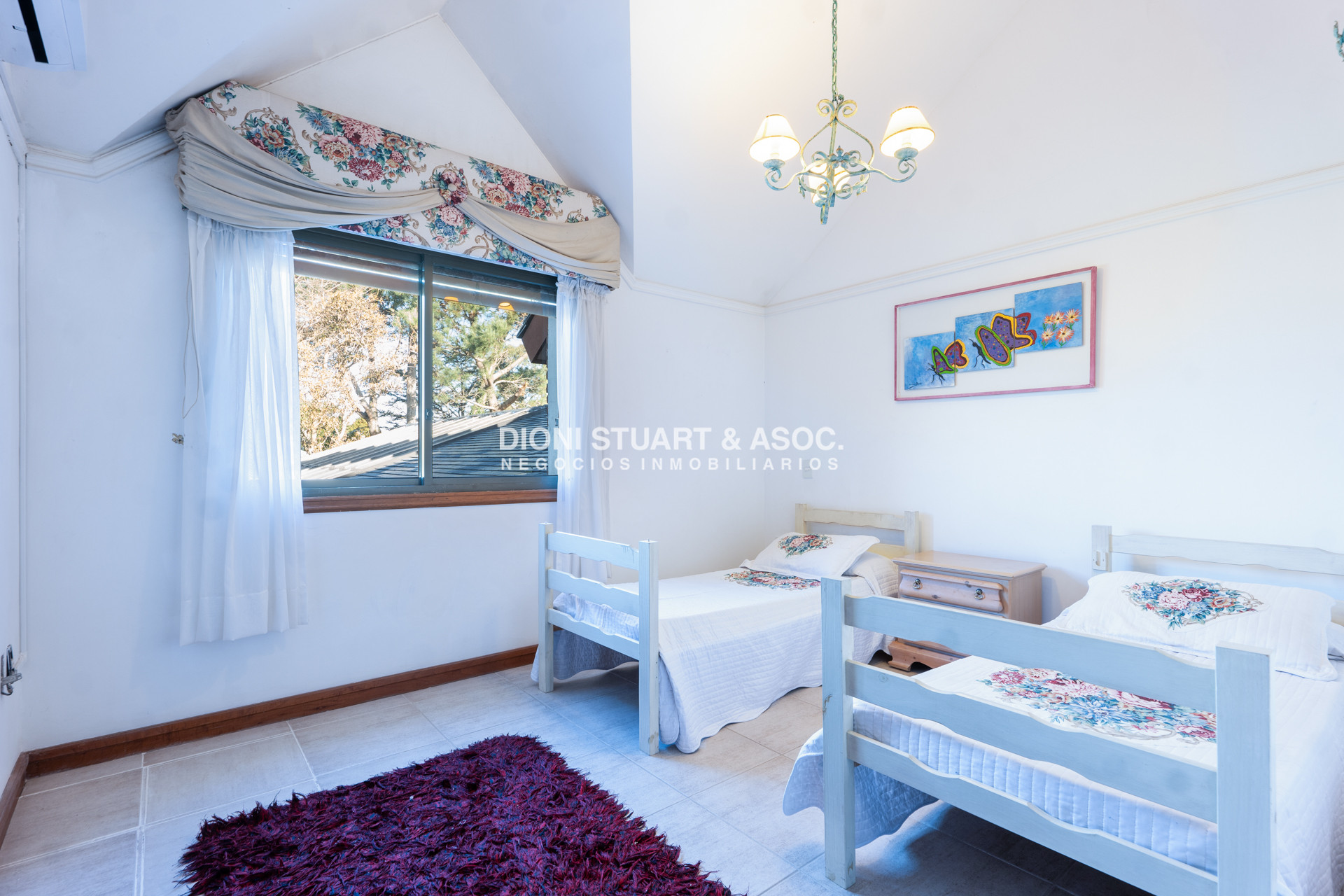 Casa ID.1057 - VENTA CASA 7 DORMITORIOS PLAYA MANSA A 1 CUADRA DEL MAR