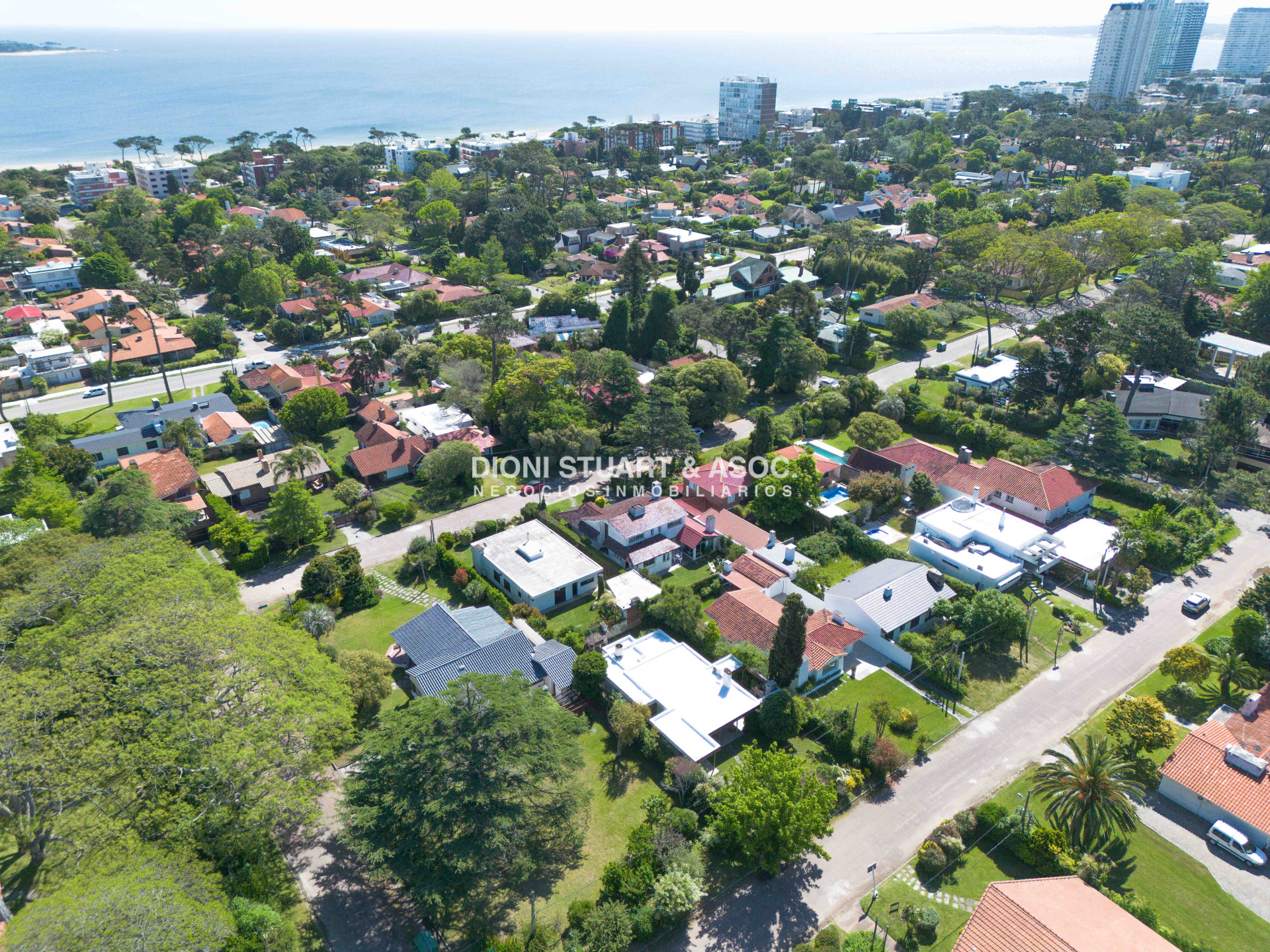 Casa ID.819 - CASA EN VENTA EN LA MANSA CERCA DEL MAR 3 DORMITORIOS + DEPENDENCIA