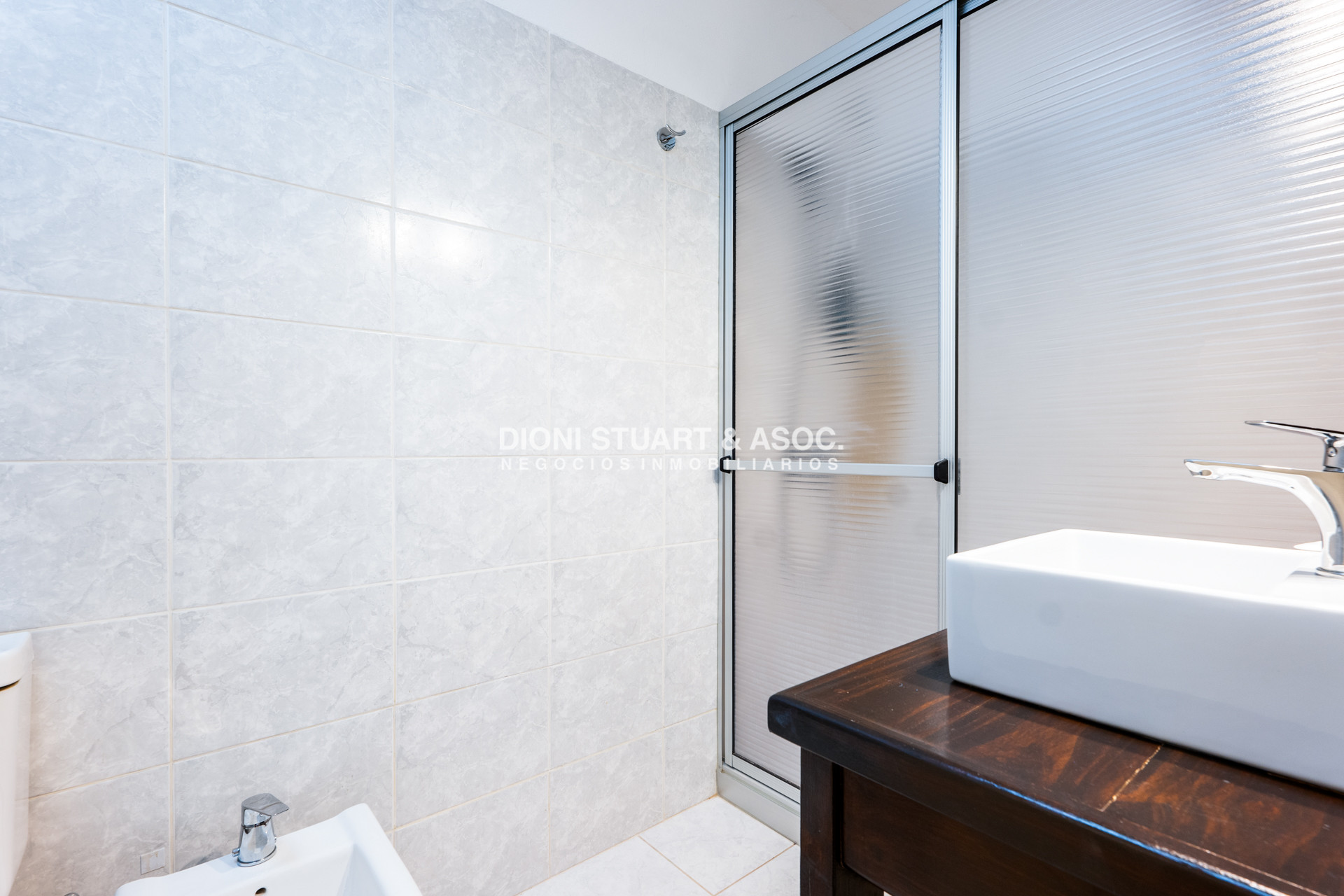 Casa ID.908 - CASA EN PLAYA MANSA - 5 DORMITORIOS - 5 BAÑOS - RECICLADA - CON PISCINA