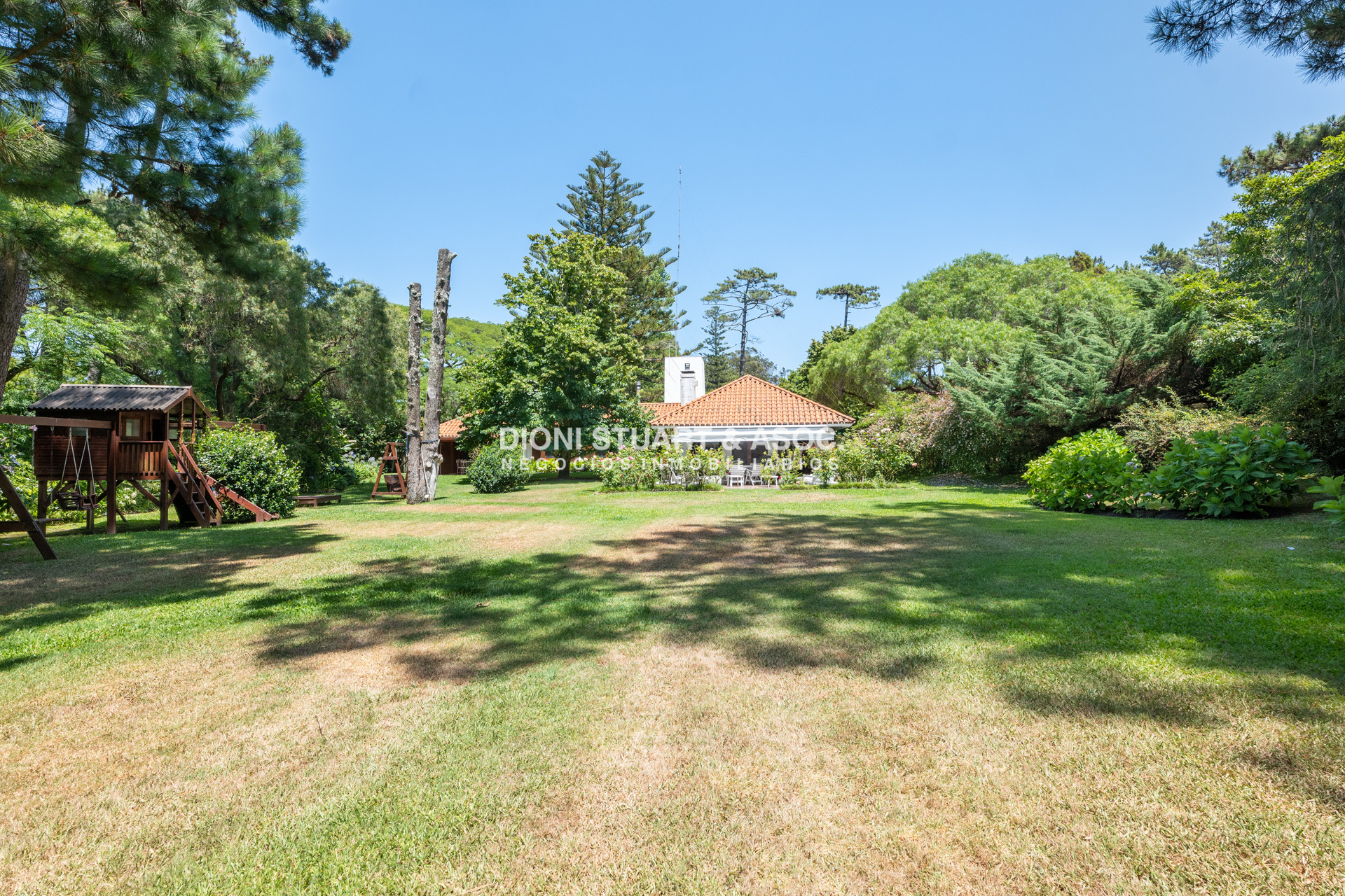 Casa ID.889 - CASA EN VENTA IMPONENTE EN EL GOLF - SAN RAFAEL - 6 DORMITORIOS