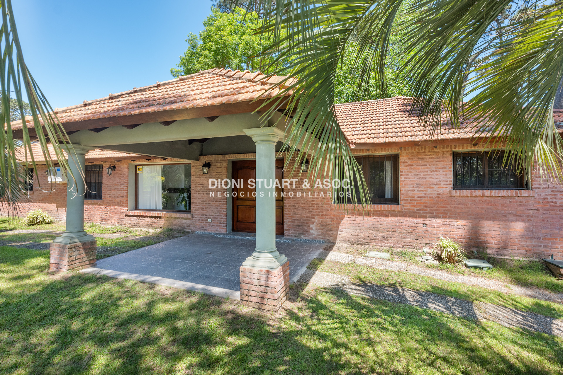 Casa ID.817 - CASA EN VENTA EN CANTEGRIL CON 3 DORMITORIOS Y DEPENDENCIA + PISCINA