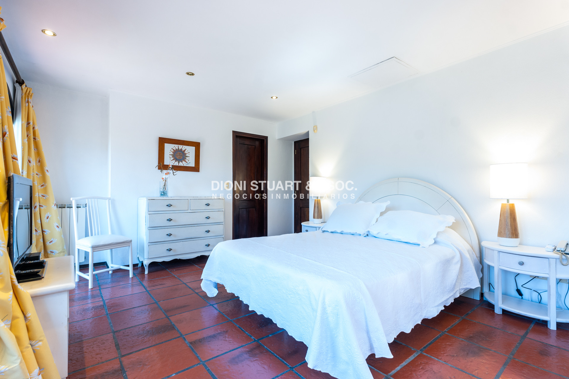 Casa ID.906 - CASA EN ALQUILER ANUAL SAN RAFAEL - EL GOLF - 3 DORMITORIOS EN SUITE + DEP. - PISCINA