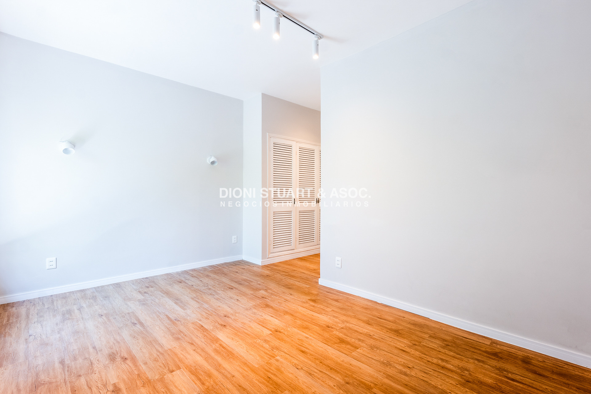 Casa ID.806 - Casa En La Peninsula - A estrenar - 6 Dormitorios