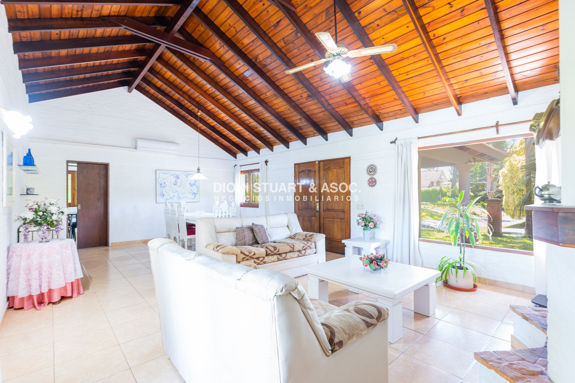 Casa ID.817 - CASA EN VENTA EN CANTEGRIL CON 3 DORMITORIOS Y DEPENDENCIA + PISCINA