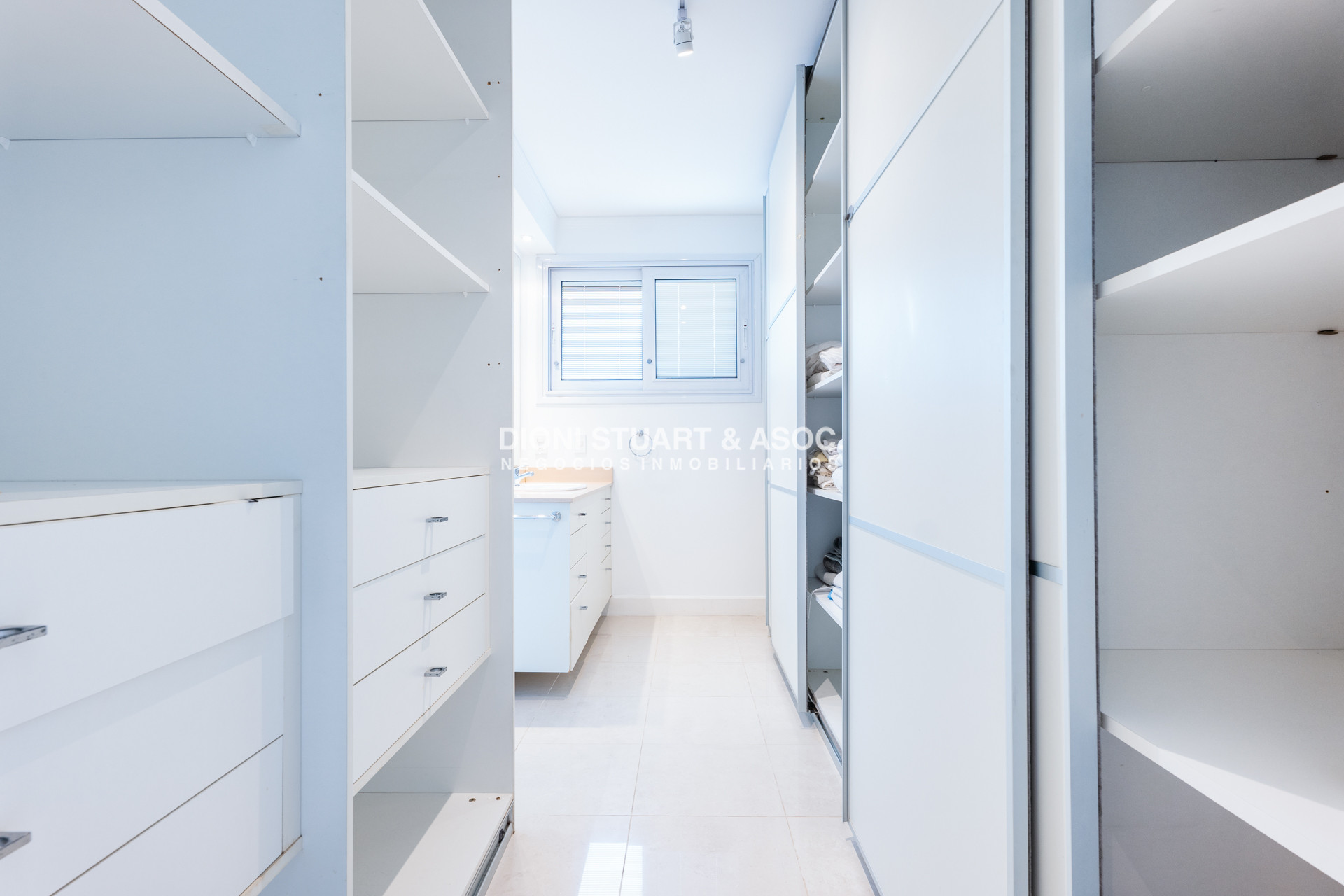 Casa ID.857 - CASA EN VENTA EN EL GOLF DE 4 DORMITORIOS Y DEP. - VISTA DIRECTA AL GOLF