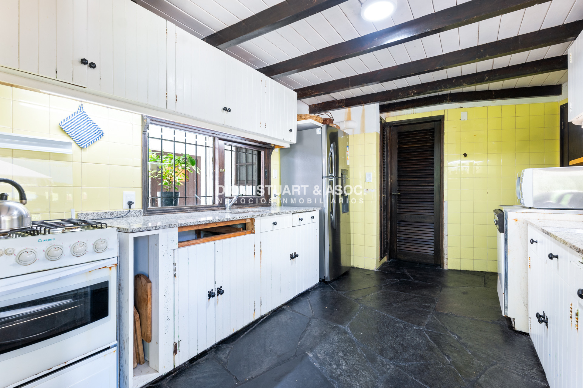 Casa ID.888 - CASA EN SAN RAFAEL - 4 DORMITORIOS - PISCINA CLIMATIZADA