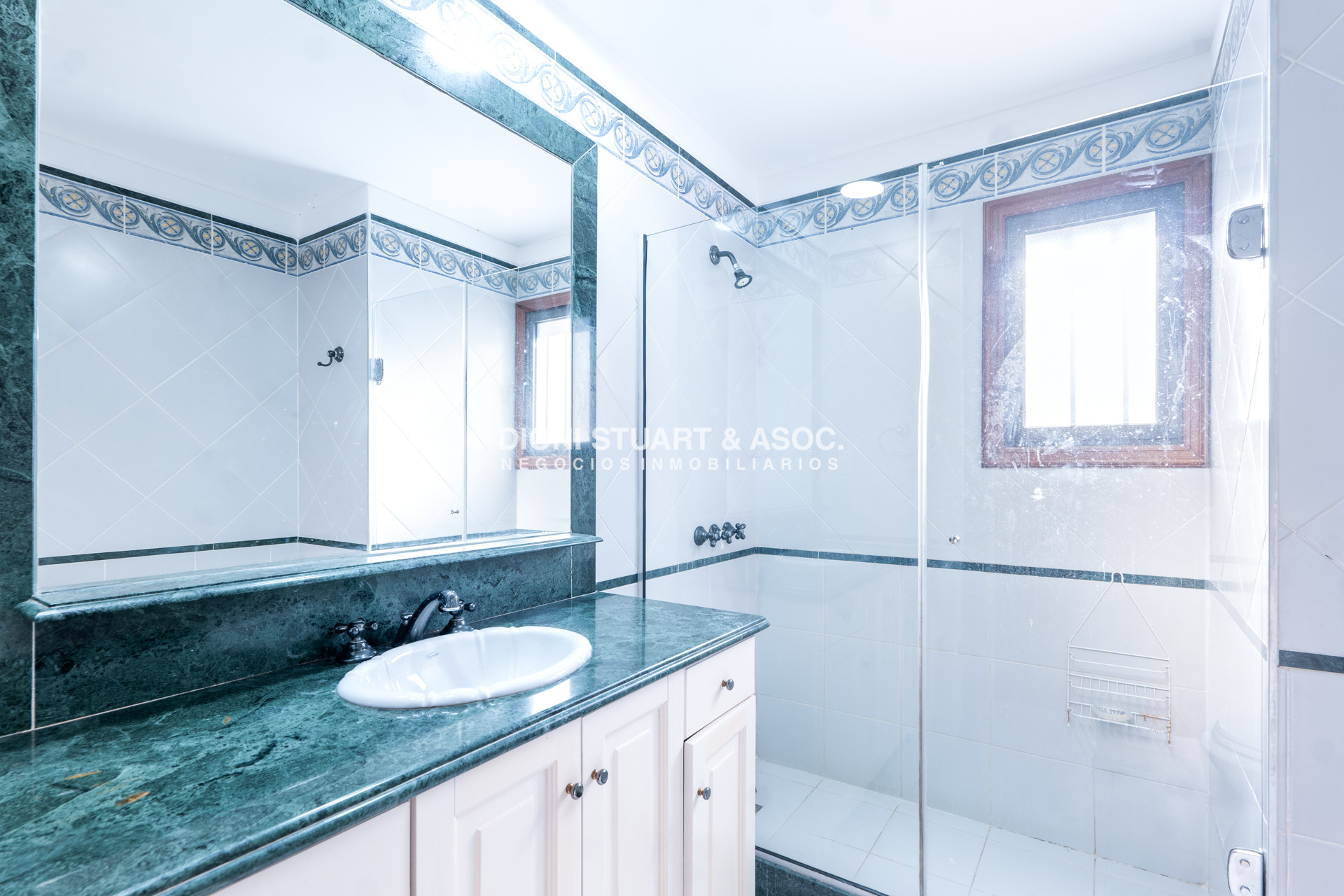 Casa ID.1057 - VENTA CASA 7 DORMITORIOS PLAYA MANSA A 1 CUADRA DEL MAR