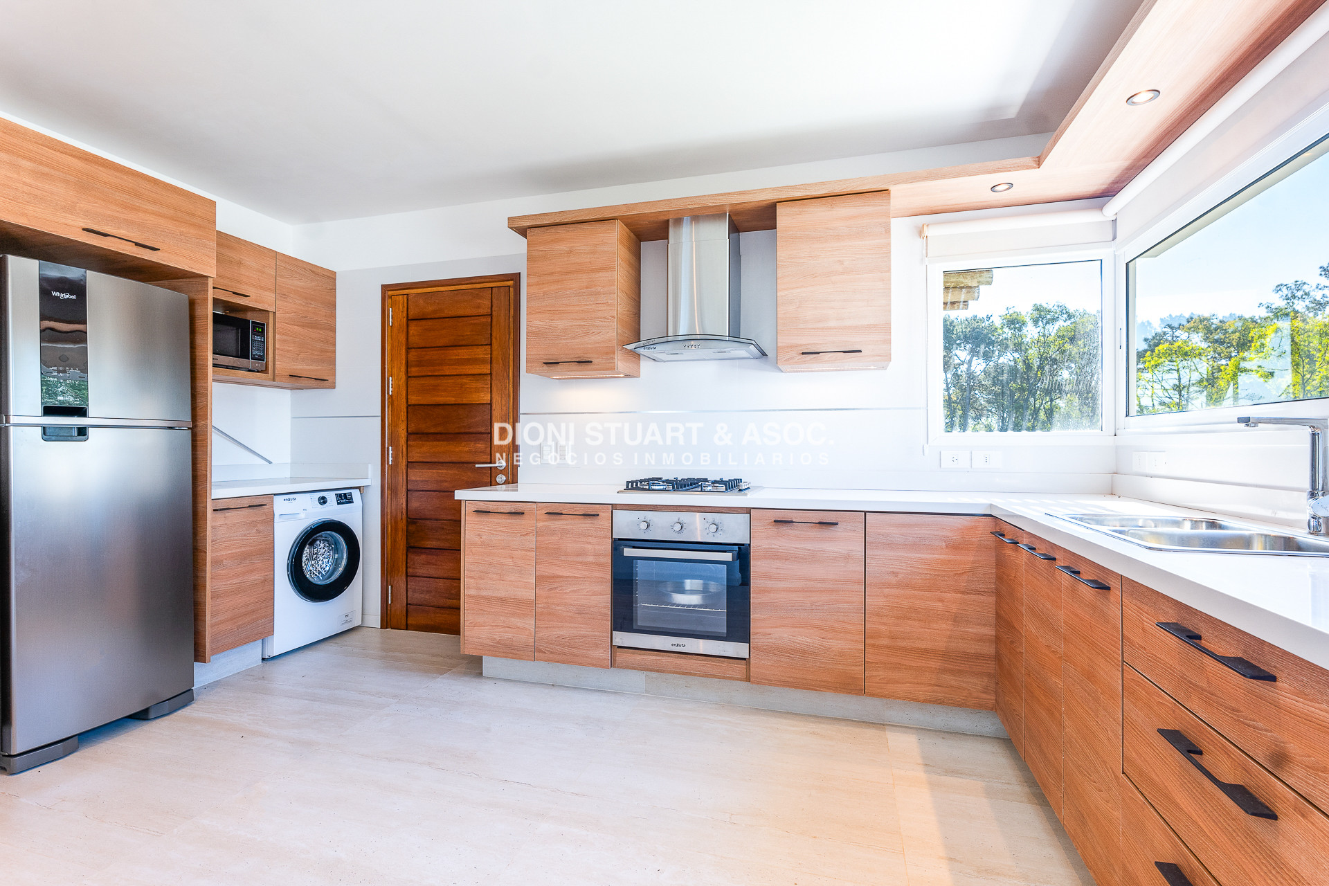Casa ID.805 - CASA NUEVA EN VENTA EN MONTOYA LA BARRA - 3 DORMITORIOS Y PISCINA