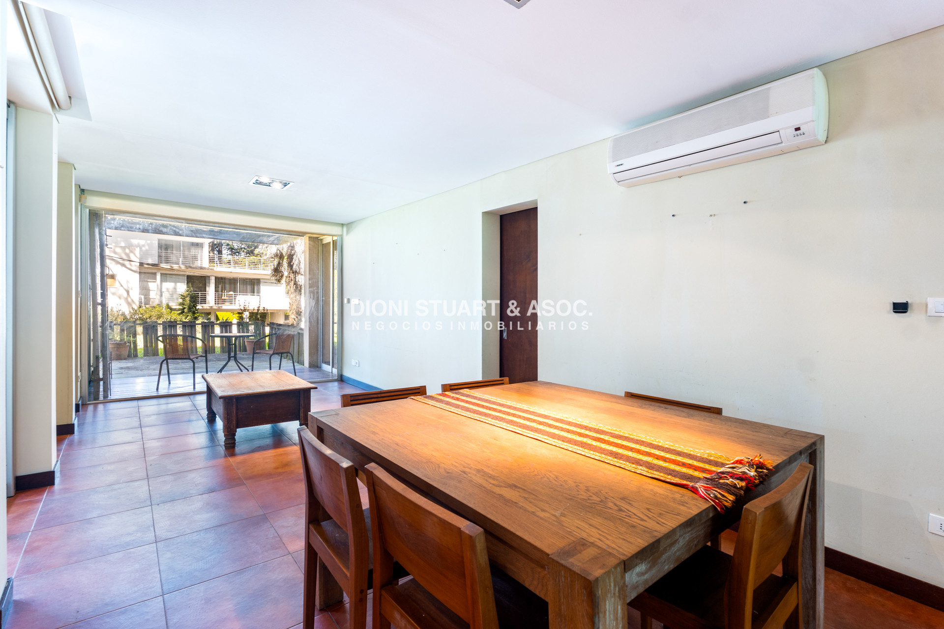 Casa ID.762 - CASA EN VENTA EN MONTOYA CERCA DEL MAR CON 5 DORMITORIOS - LA BARRA