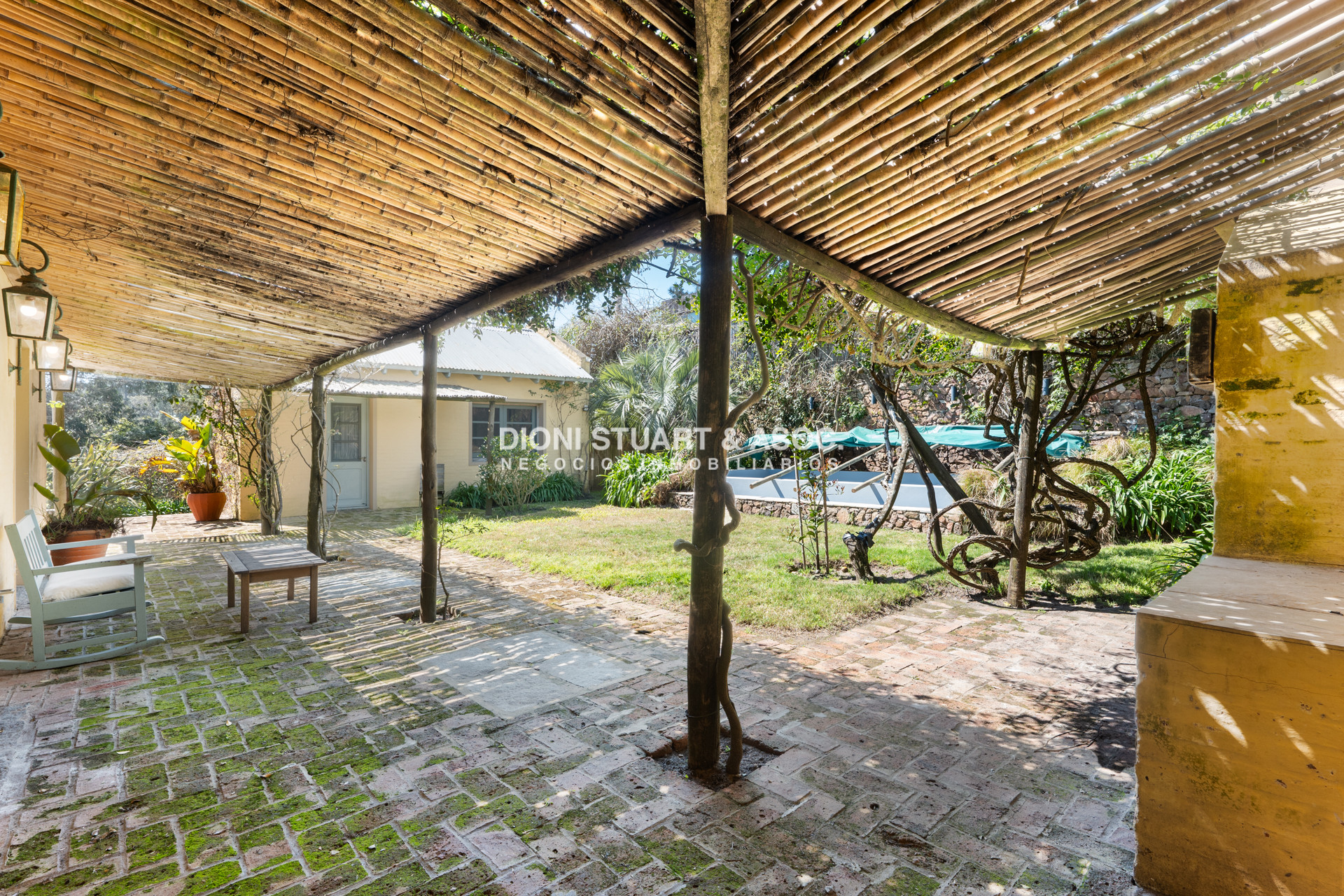 Casa ID.765 - ALQUILER DE TEMPORADA CASA EN LA BARRA CON 4 DORMITORIOS Y PISCINA MUY CERCA DEL MAR