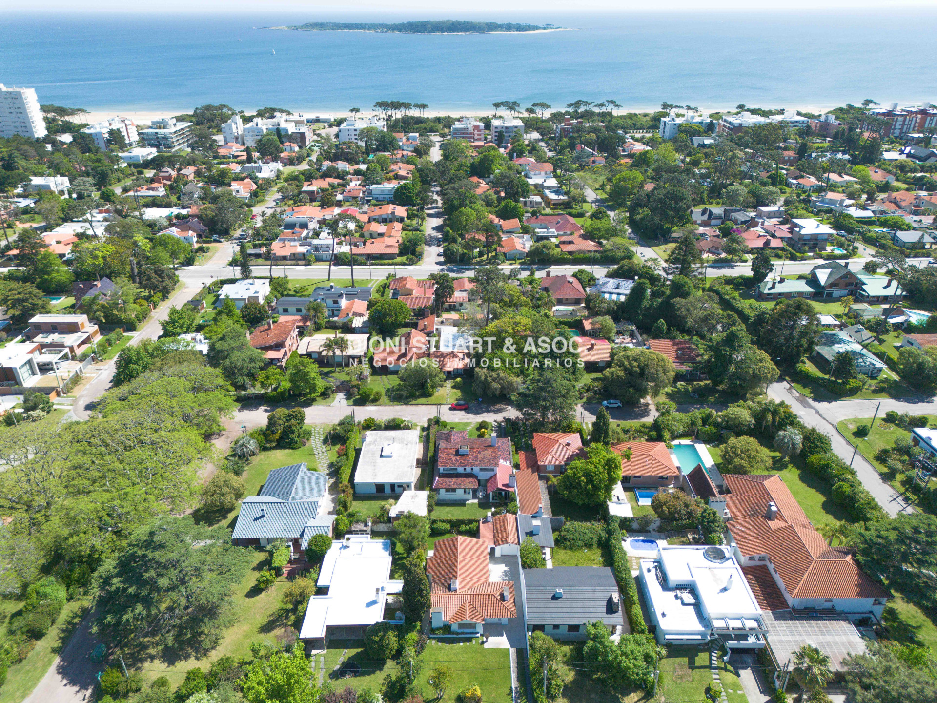 Casa ID.819 - CASA EN VENTA EN LA MANSA CERCA DEL MAR 3 DORMITORIOS + DEPENDENCIA