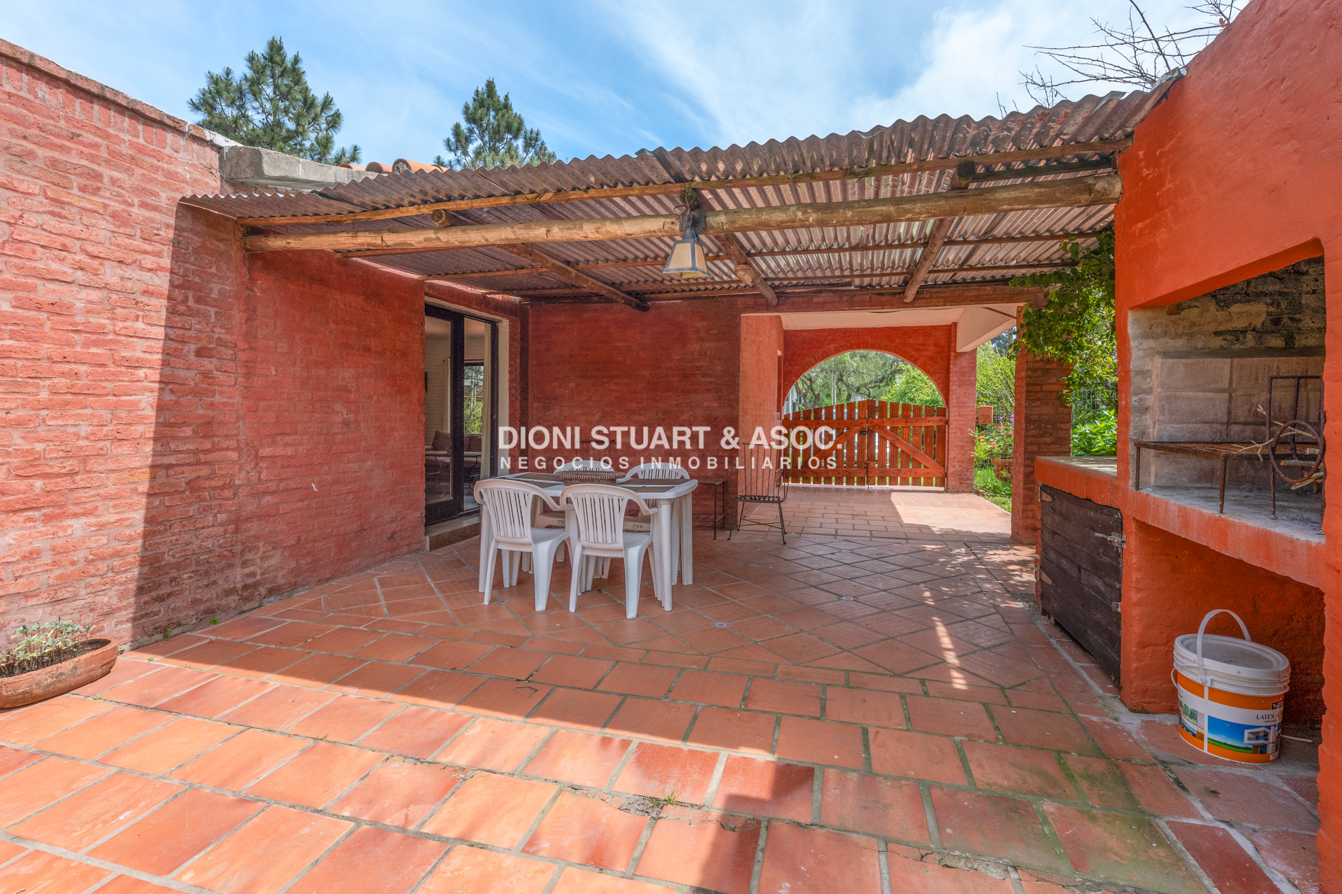Casa ID.434 - Casa En Pinares en Oportunidad - 4 Dormitorios - Reciclada
