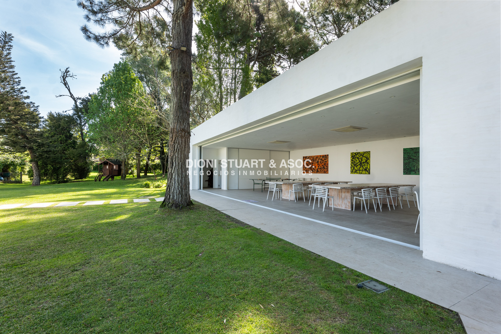 Casa ID.1132 - VENTA CASA EN EL GOLF - 5 DORMITORIOS + DEPENDENCIA - MEGA BARBACOA