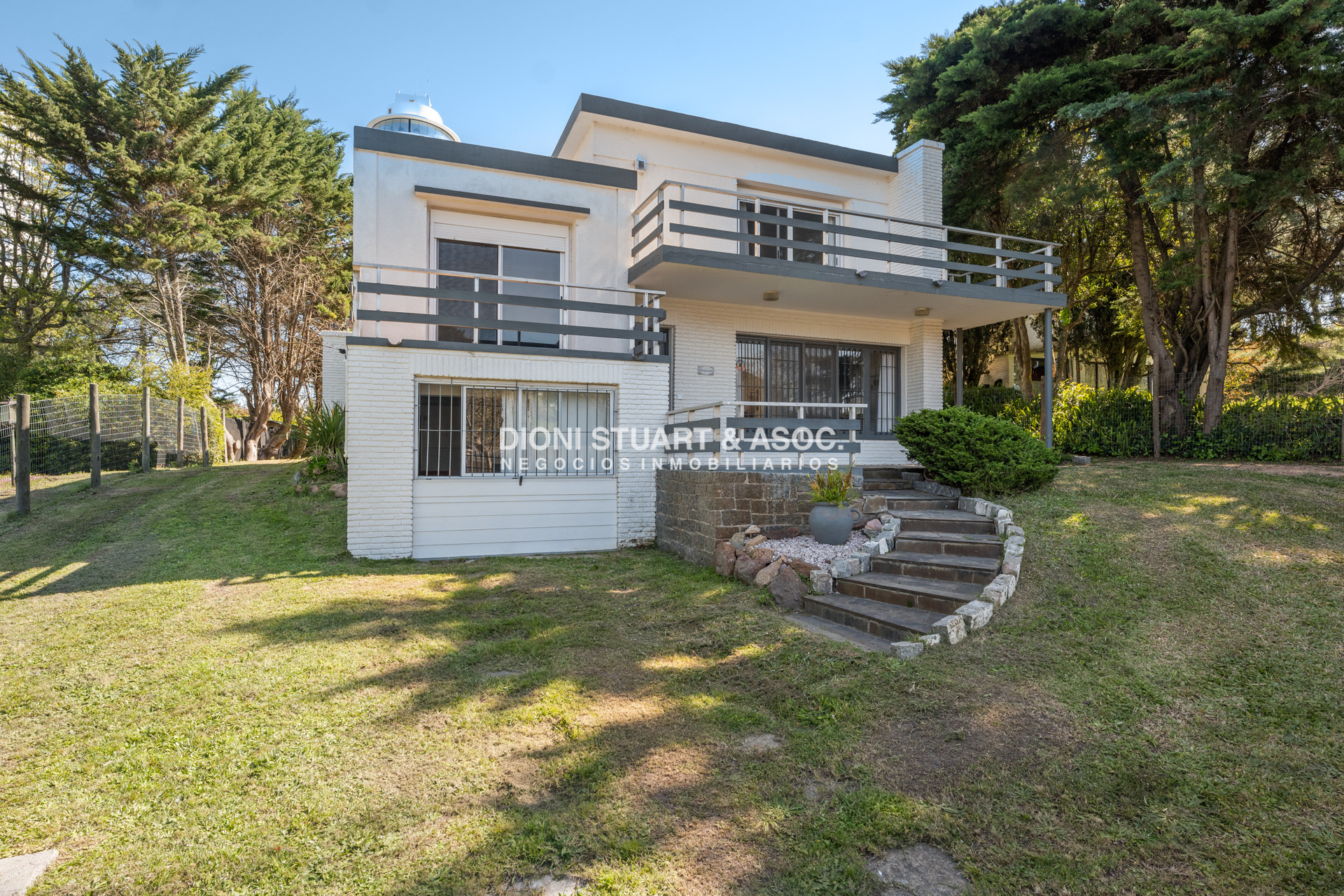 Casa ID.785 - CASA EN VENTA DE 5 DORMITORIOS CERCA DEL SHOPPING
