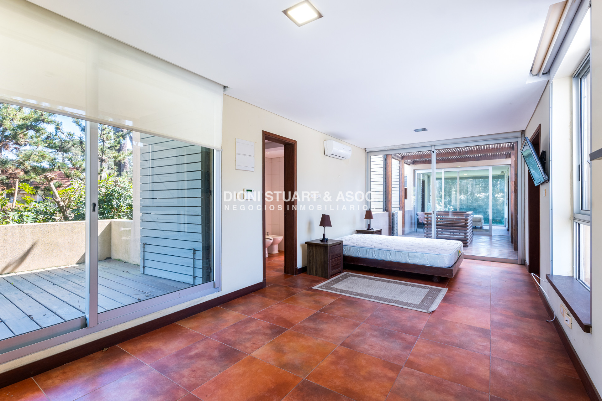 Casa ID.762 - CASA EN VENTA EN MONTOYA CERCA DEL MAR CON 5 DORMITORIOS - LA BARRA