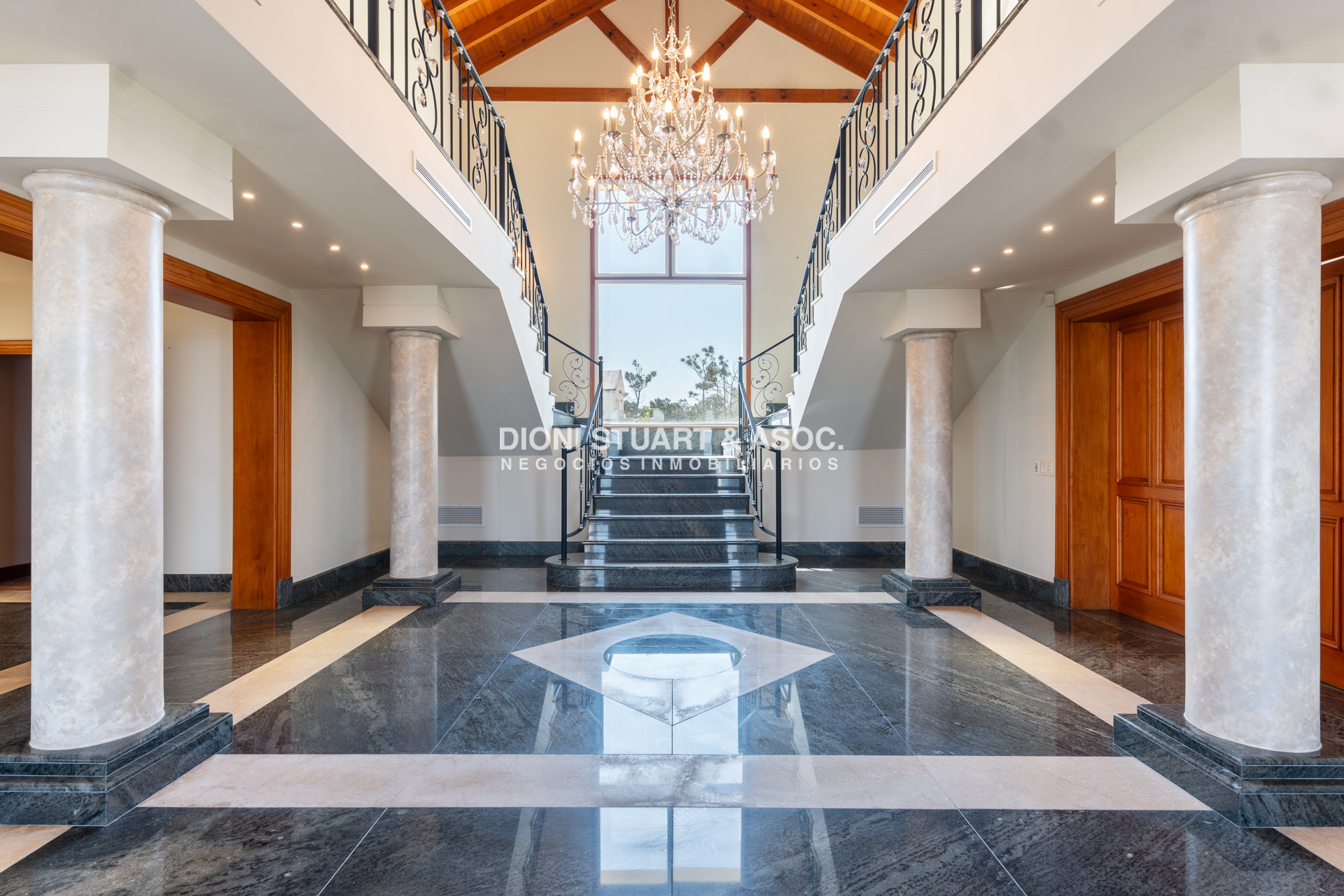 Casa ID.769 - Mansion En Primera Linea Playa Mansa
