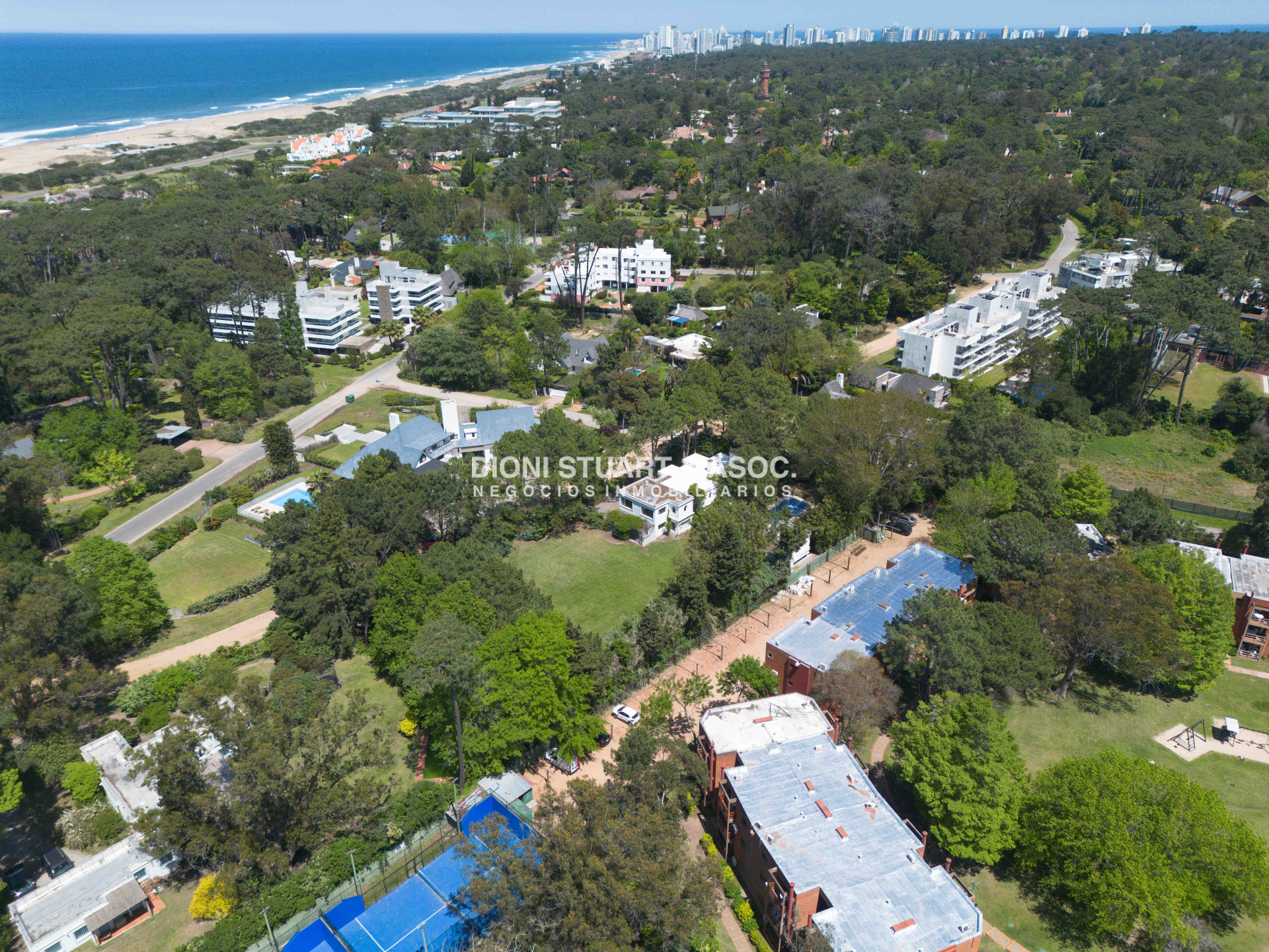 Casa ID.803 - CASA EN VENTA EN EL GOLF CON 8 DORMITORIOS EN SUTIE