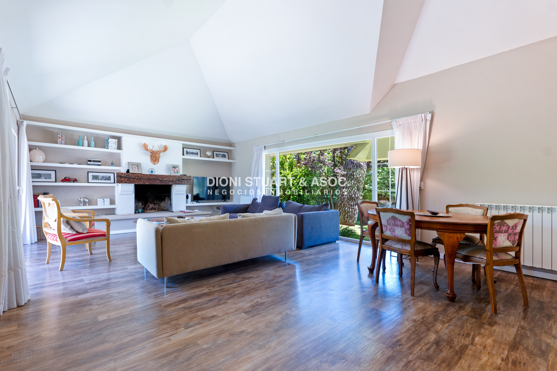 Casa ID.863 - Casa en La Mansa en Venta - 3 Dorm - Piscina