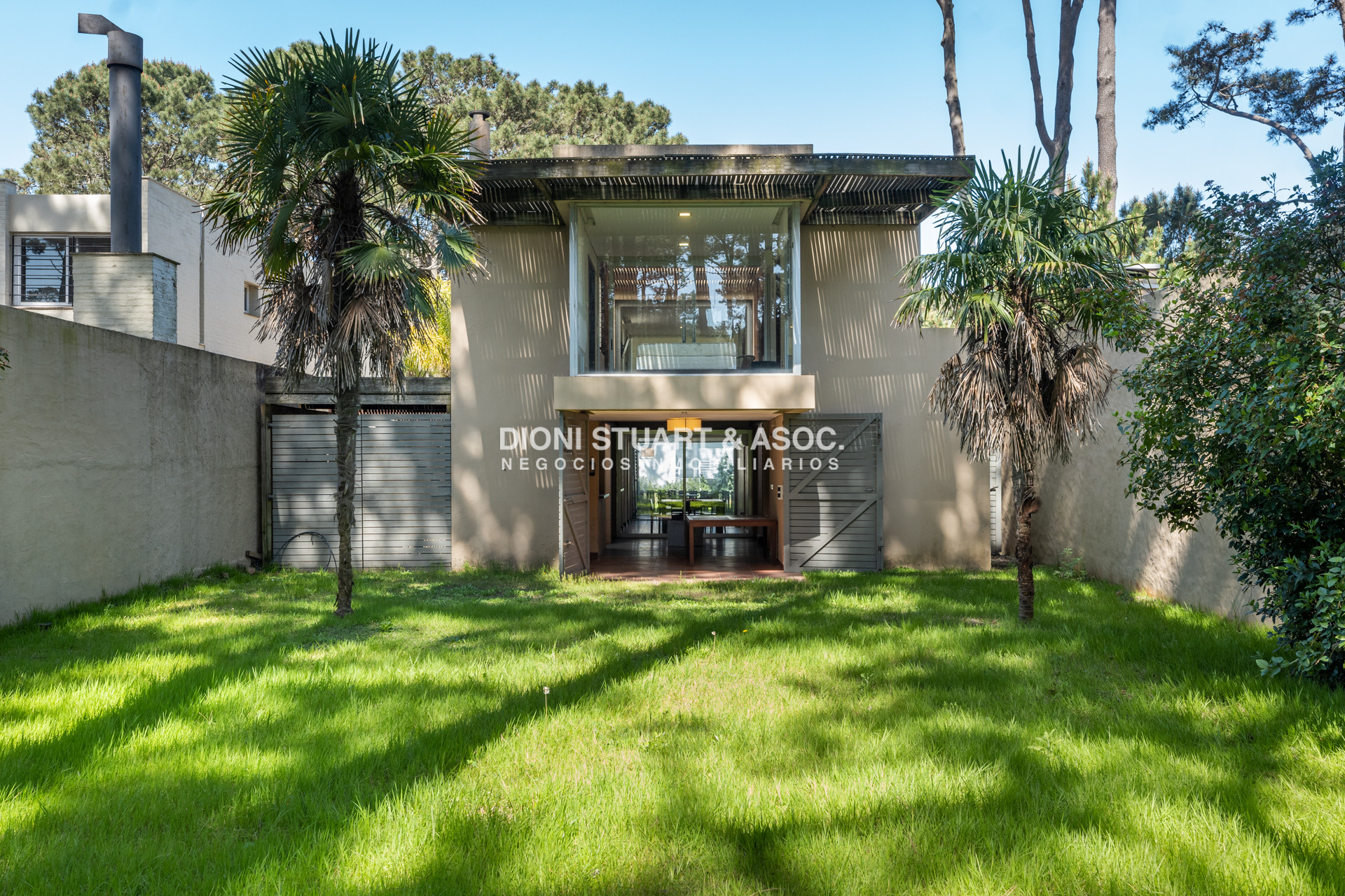 Casa ID.762 - CASA EN VENTA EN MONTOYA CERCA DEL MAR CON 5 DORMITORIOS - LA BARRA