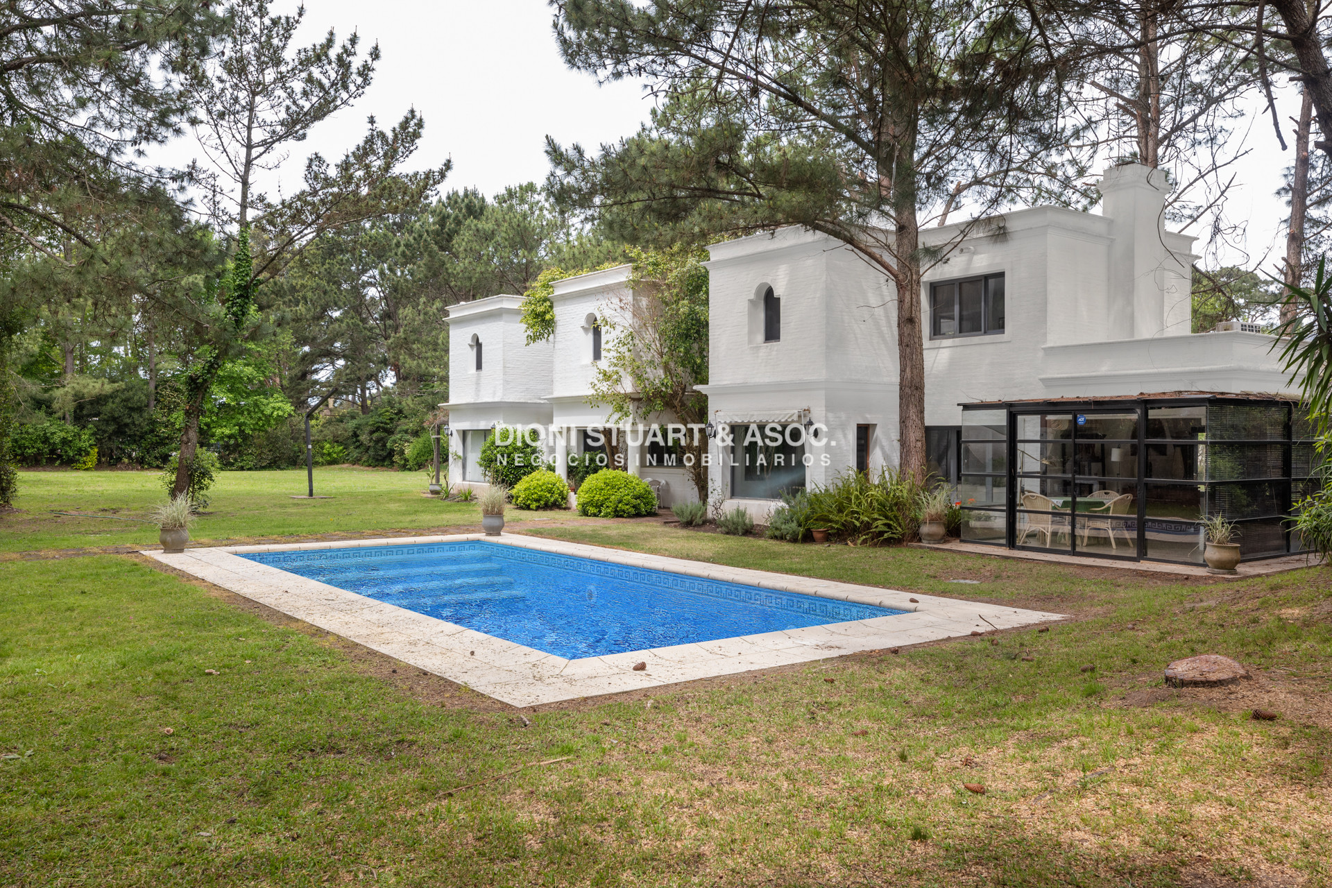 Casa ID.803 - CASA EN VENTA EN EL GOLF CON 8 DORMITORIOS EN SUTIE