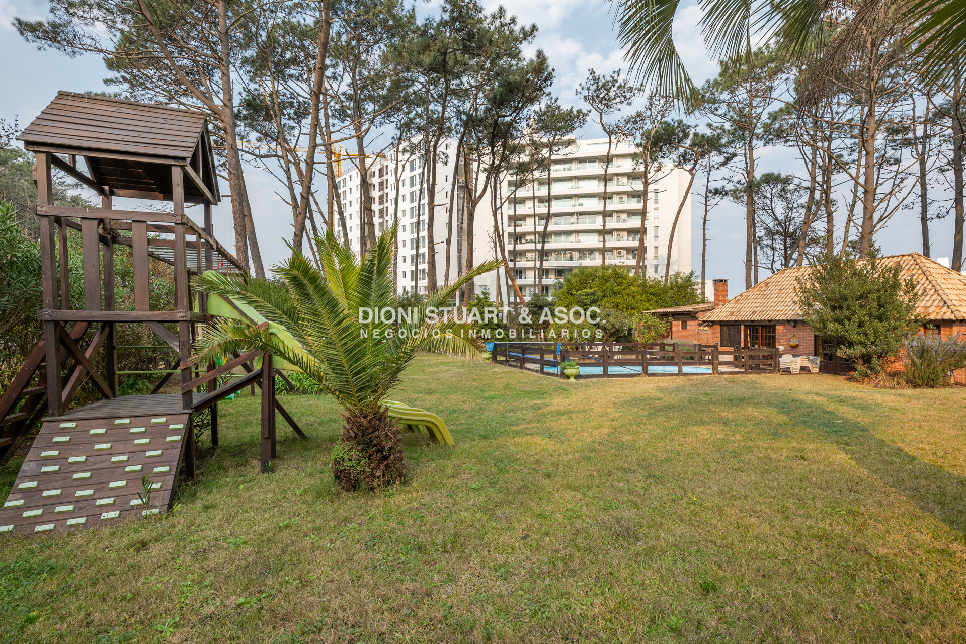 Casa ID.730 - Casa en Piedras del Chileno - 5 Dormitorios y 4 Baños - A 2 Cuadras del Mar