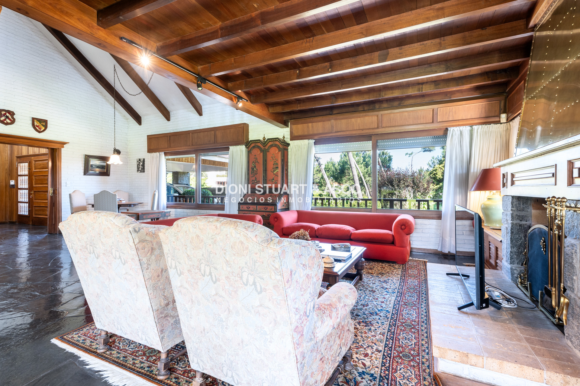 Casa ID.878 - CASA EN VENTA EN PINARES - SUPER TERRENO Y MEGA CONSTRUCCIÓN