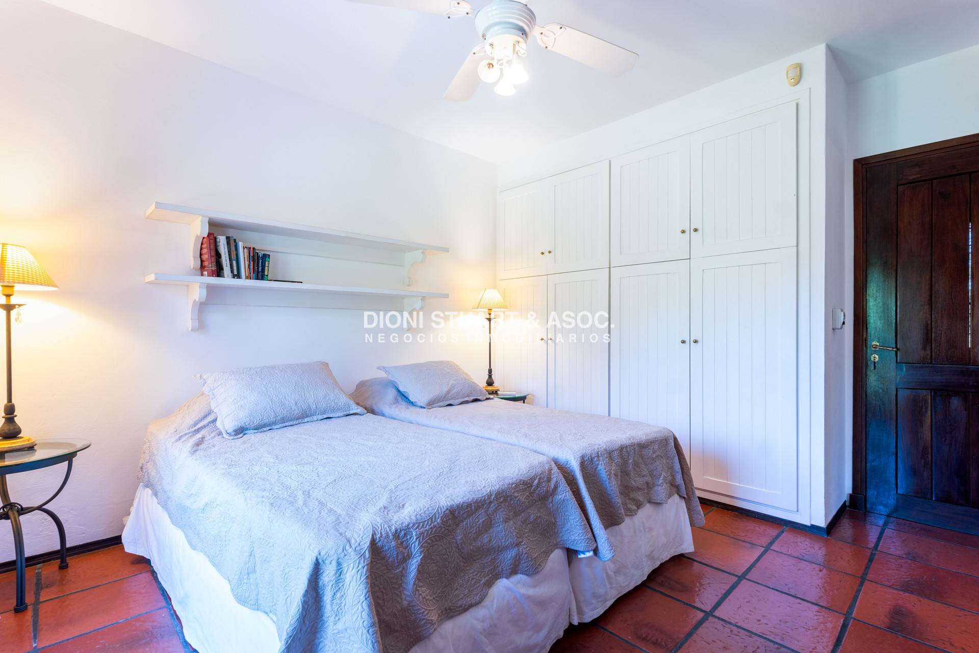 Casa ID.906 - CASA EN ALQUILER ANUAL SAN RAFAEL - EL GOLF - 3 DORMITORIOS EN SUITE + DEP. - PISCINA