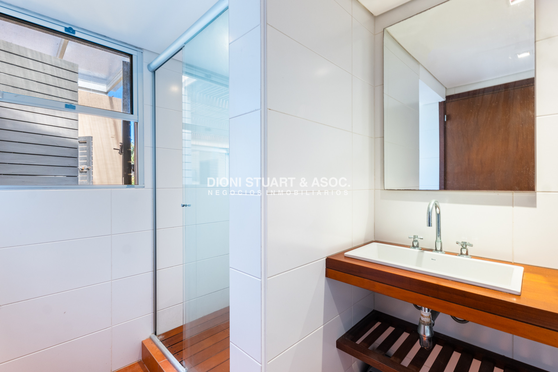 Casa ID.762 - CASA EN VENTA EN MONTOYA CERCA DEL MAR CON 5 DORMITORIOS - LA BARRA
