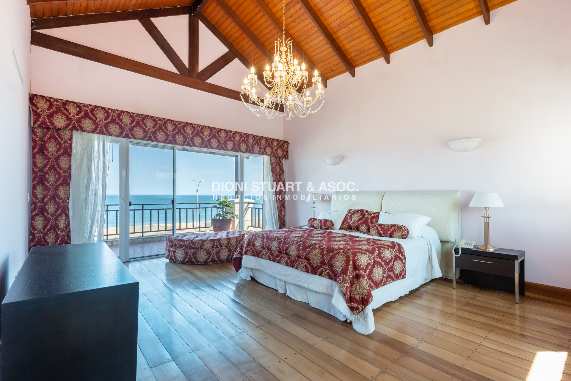 Casa ID.769 - Mansion En Primera Linea Playa Mansa