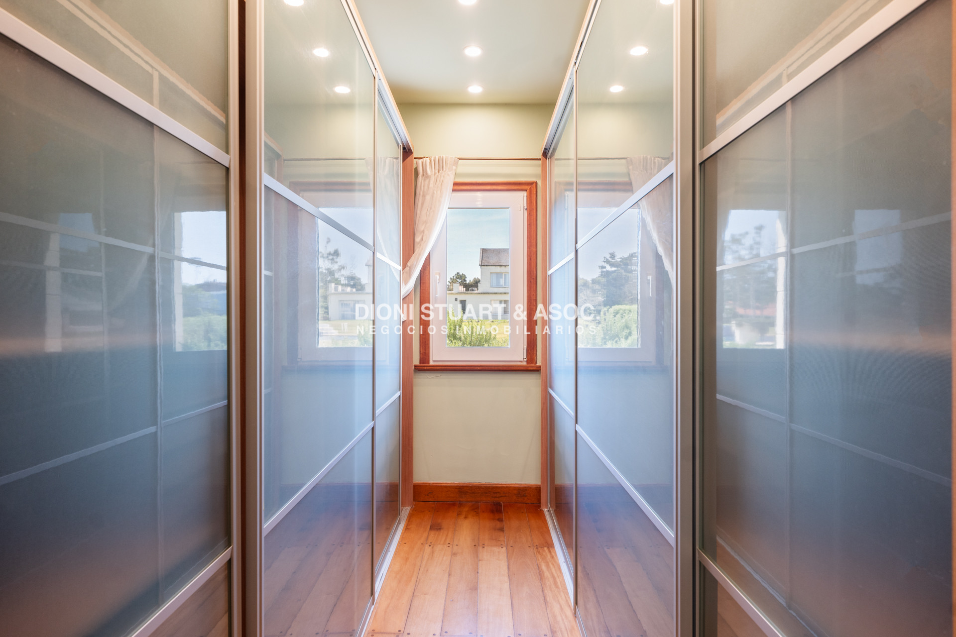Casa ID.769 - Mansion En Primera Linea Playa Mansa
