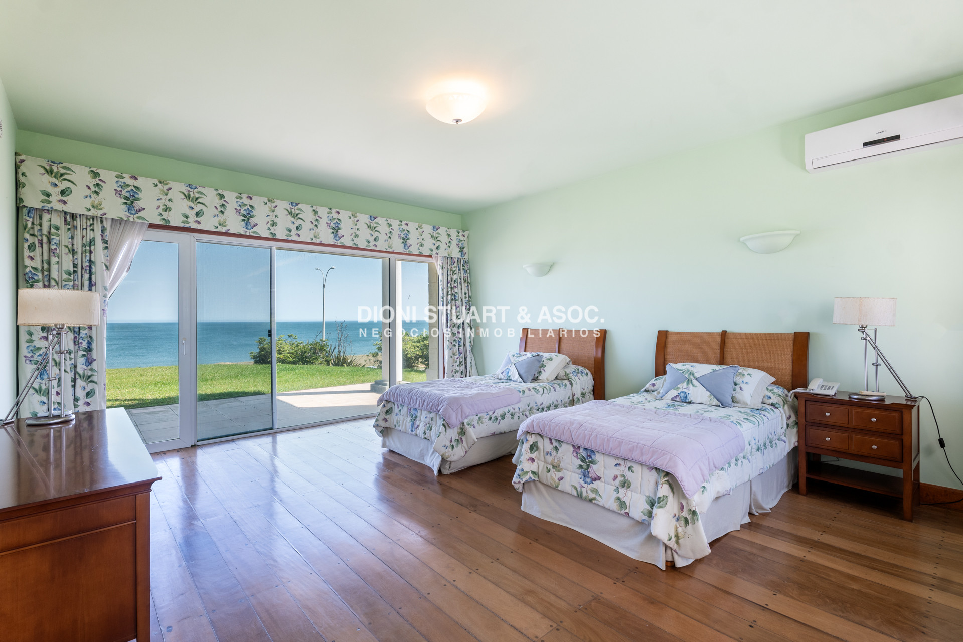 Casa ID.769 - Mansion En Primera Linea Playa Mansa