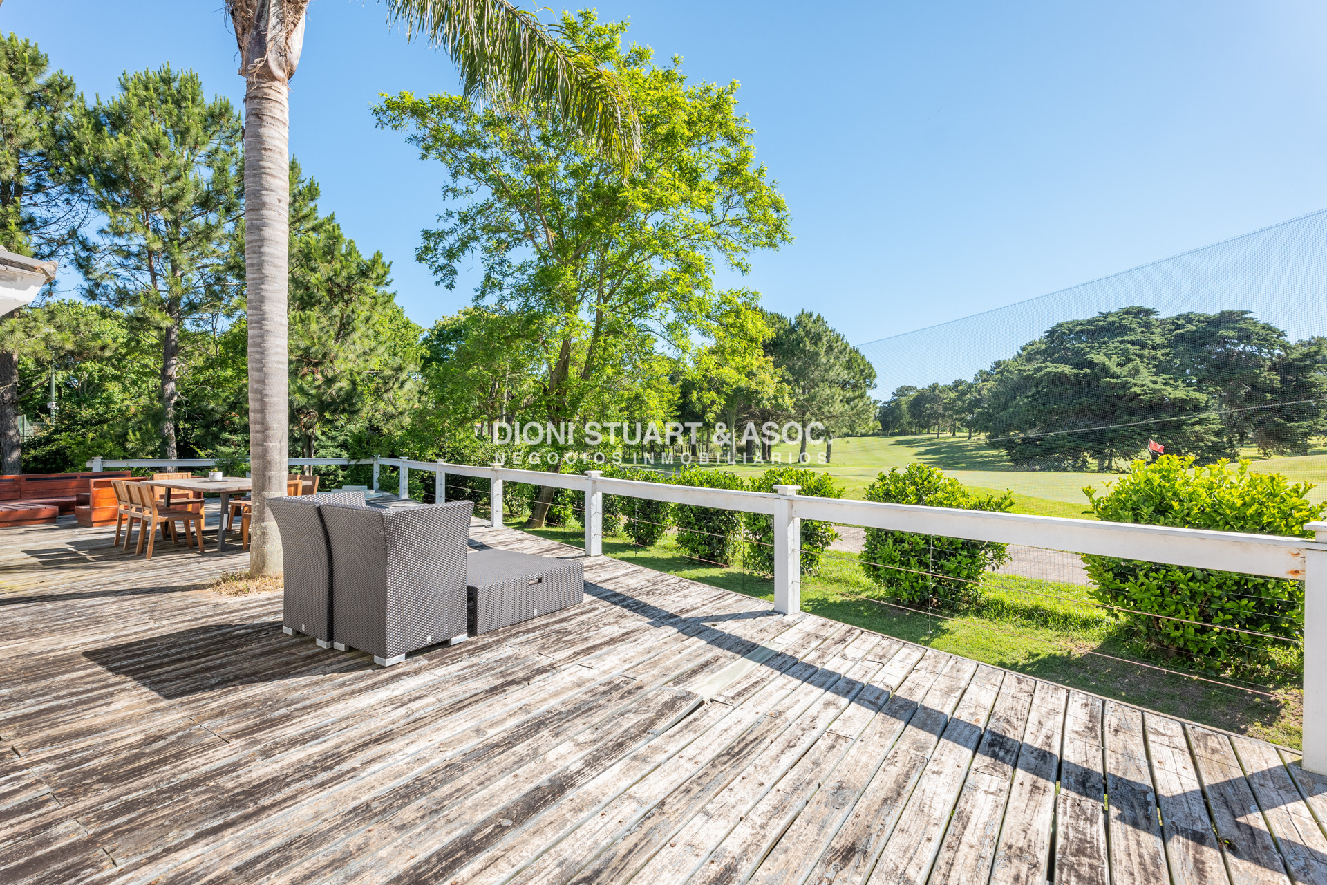 Casa ID.857 - CASA EN VENTA EN EL GOLF DE 4 DORMITORIOS Y DEP. - VISTA DIRECTA AL GOLF