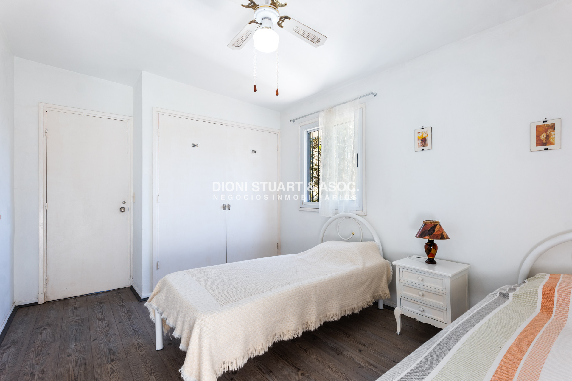 Casa ID.785 - CASA EN VENTA DE 5 DORMITORIOS CERCA DEL SHOPPING