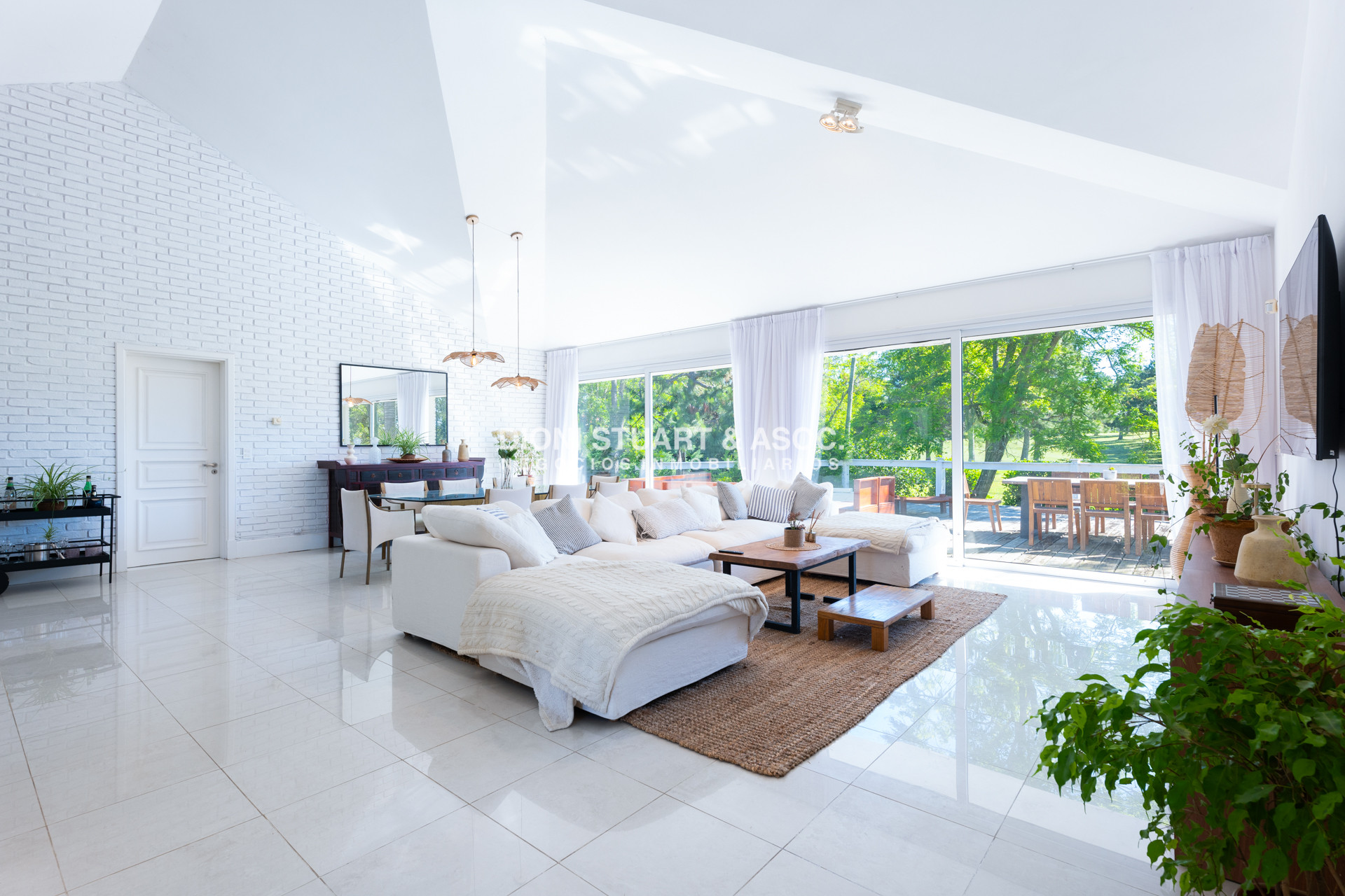 Casa ID.857 - CASA EN VENTA EN EL GOLF DE 4 DORMITORIOS Y DEP. - VISTA DIRECTA AL GOLF