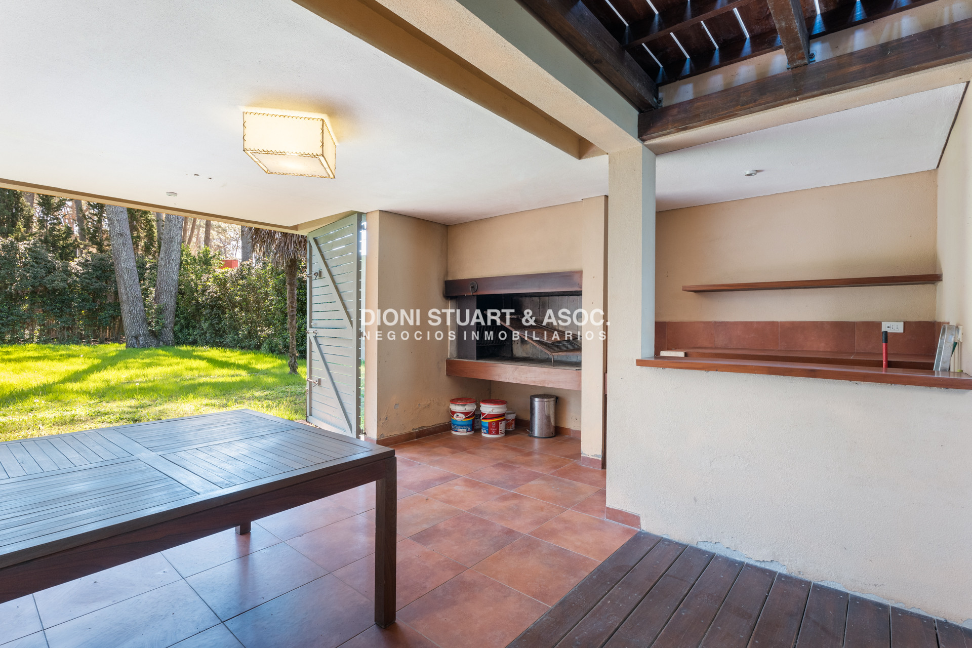 Casa ID.762 - CASA EN VENTA EN MONTOYA CERCA DEL MAR CON 5 DORMITORIOS - LA BARRA