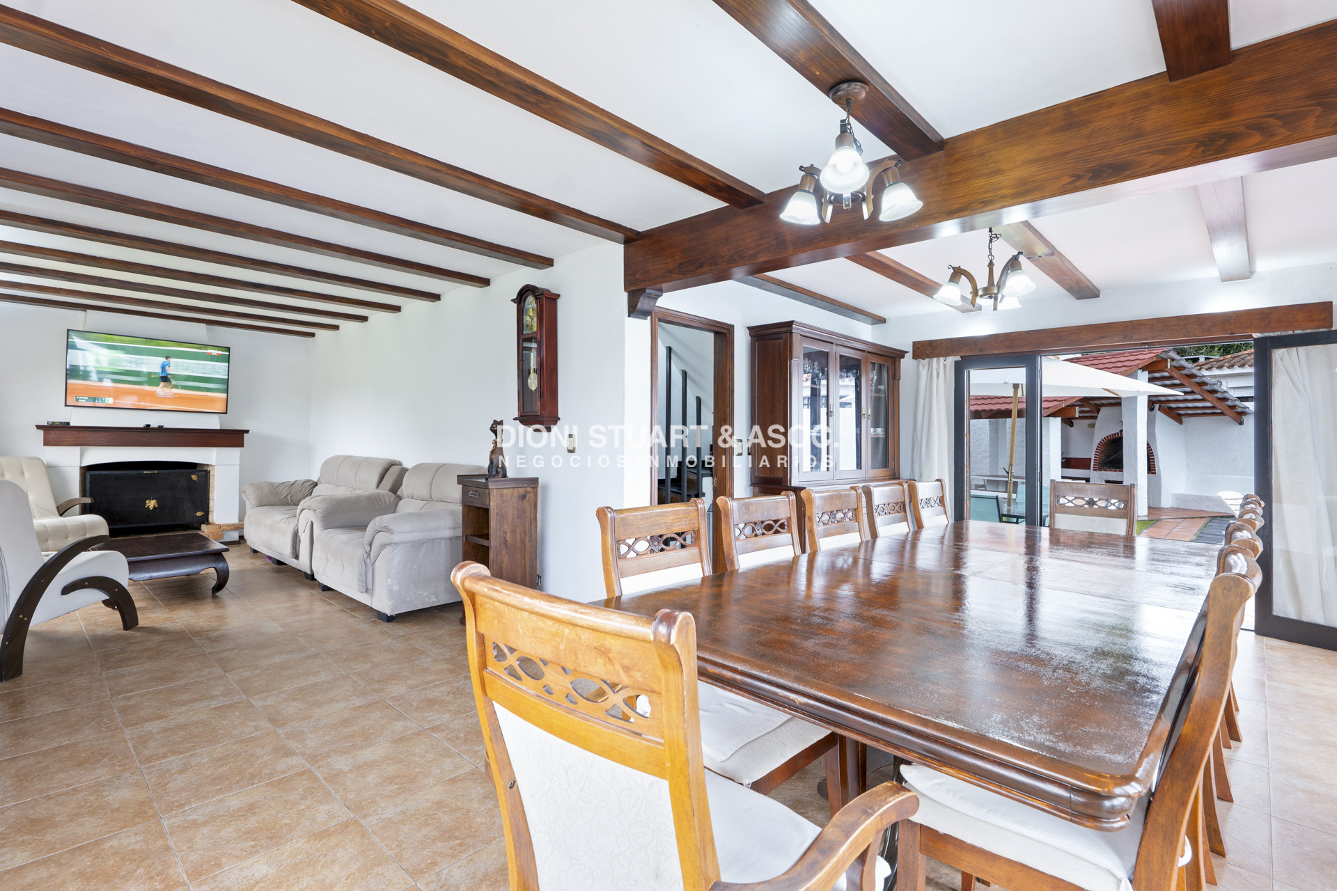 Casa ID.680 - CASA EN ALQUILER ANUAL EN LA MANSA - 5 DORMITORIOS - CON PISCINA