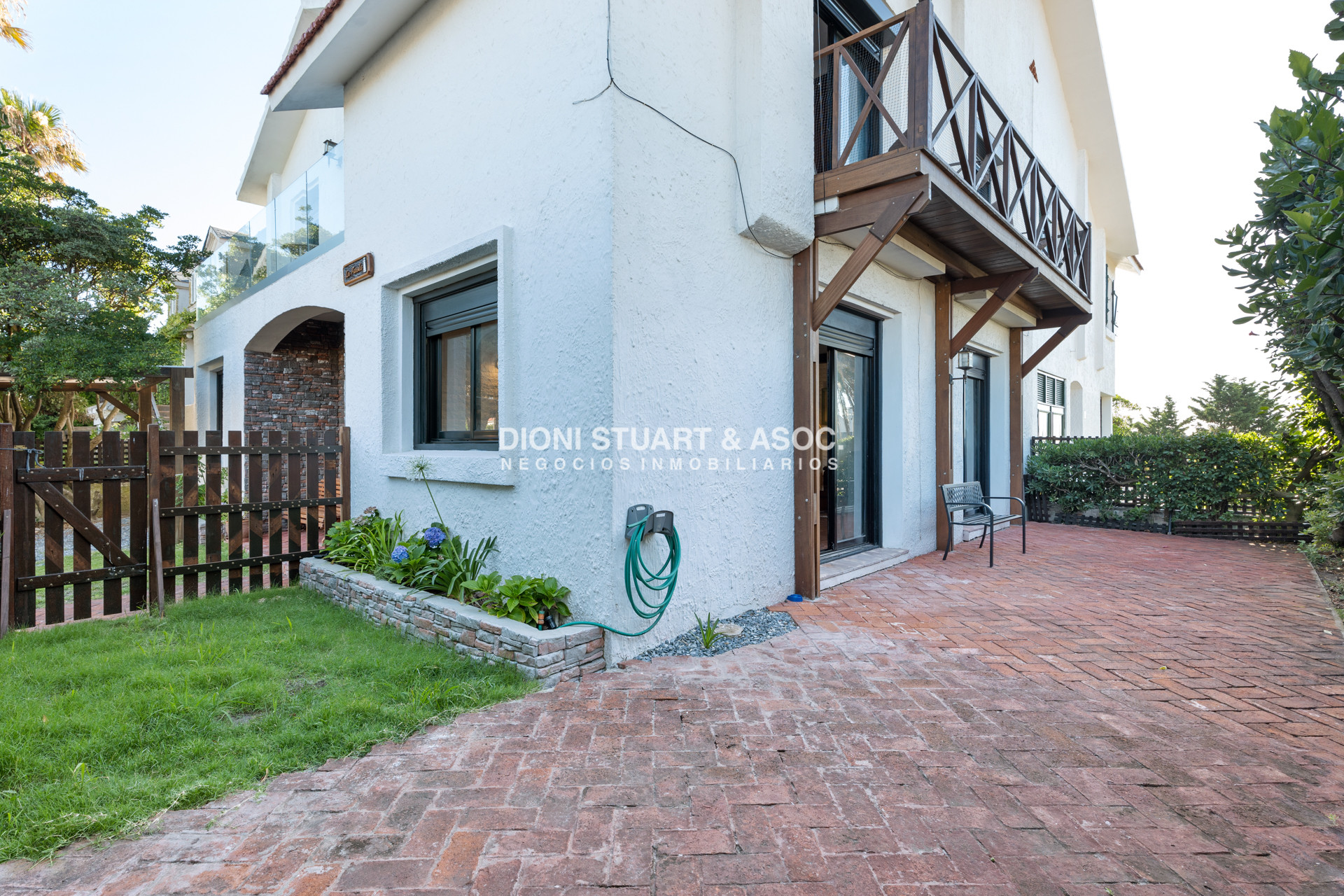 Casa ID.527 - CASA EN VENTA EN PUNTA DEL ESTE - 4 DORMITORIOS